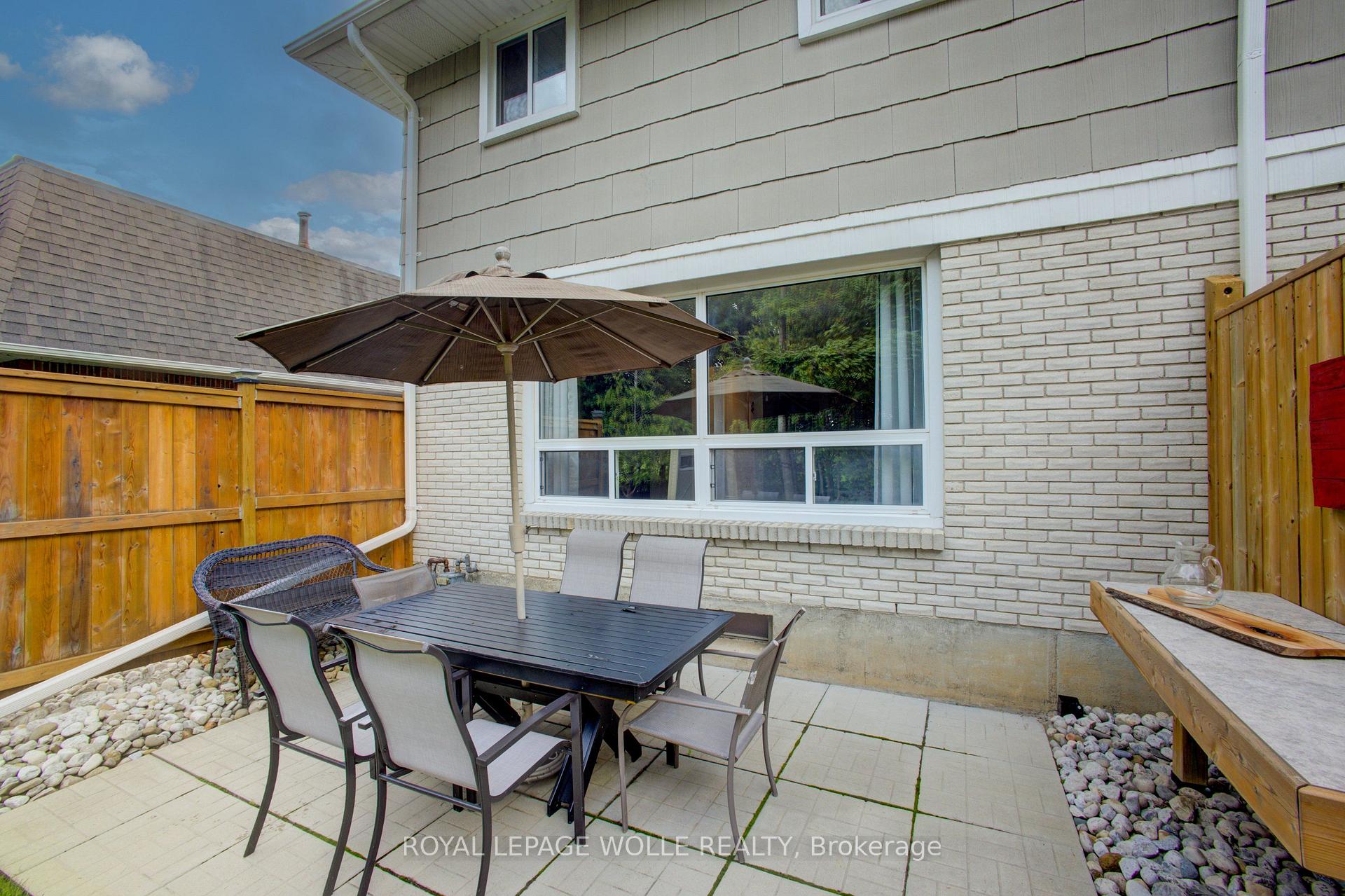 Photo 24 of 426A Dunvegan Drive, Waterloo, Lincoln Village — HOMEH