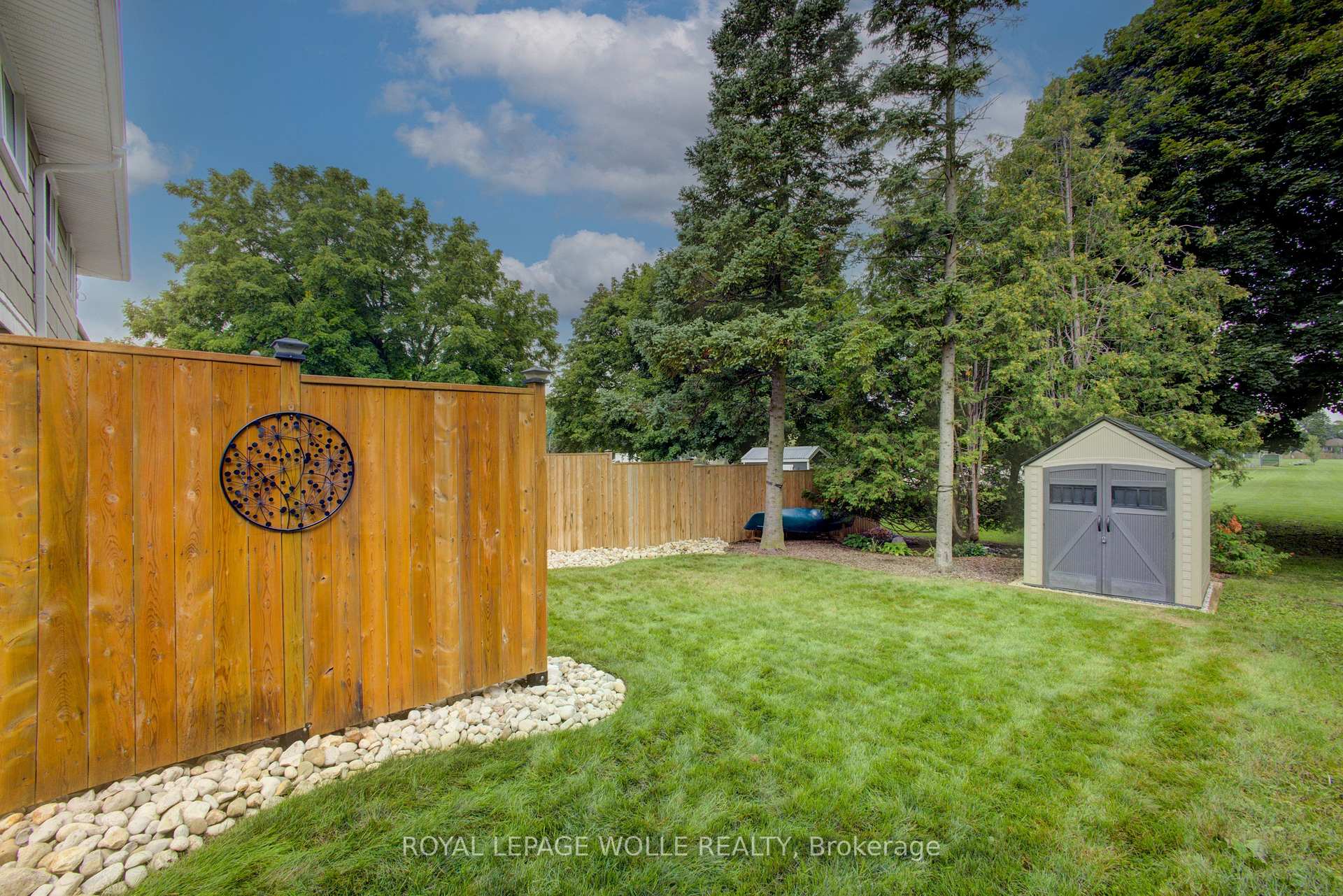 Photo 25 of 426A Dunvegan Drive, Waterloo, Lincoln Village — HOMEH