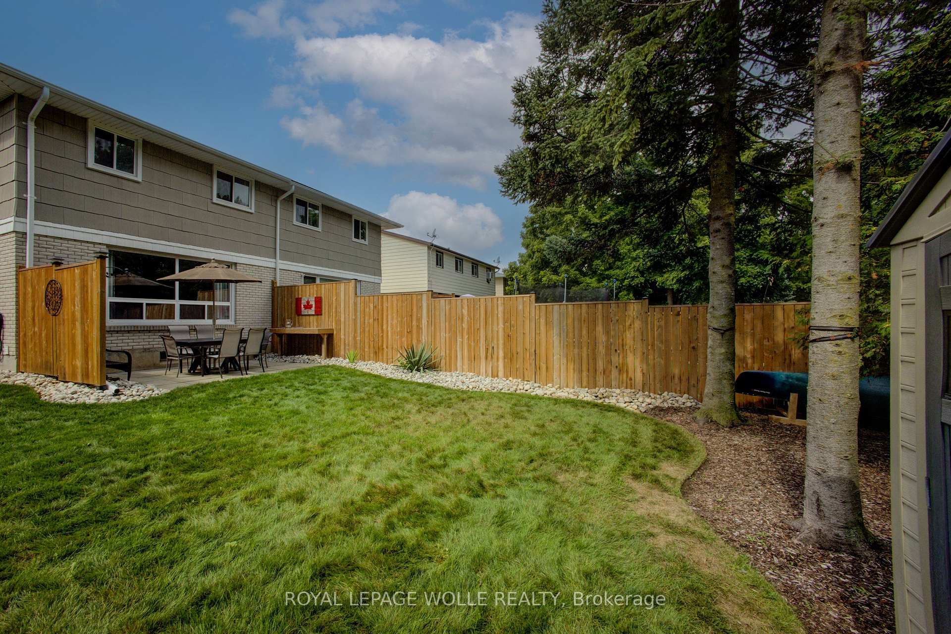 Photo 27 of 426A Dunvegan Drive, Waterloo, Lincoln Village — HOMEH