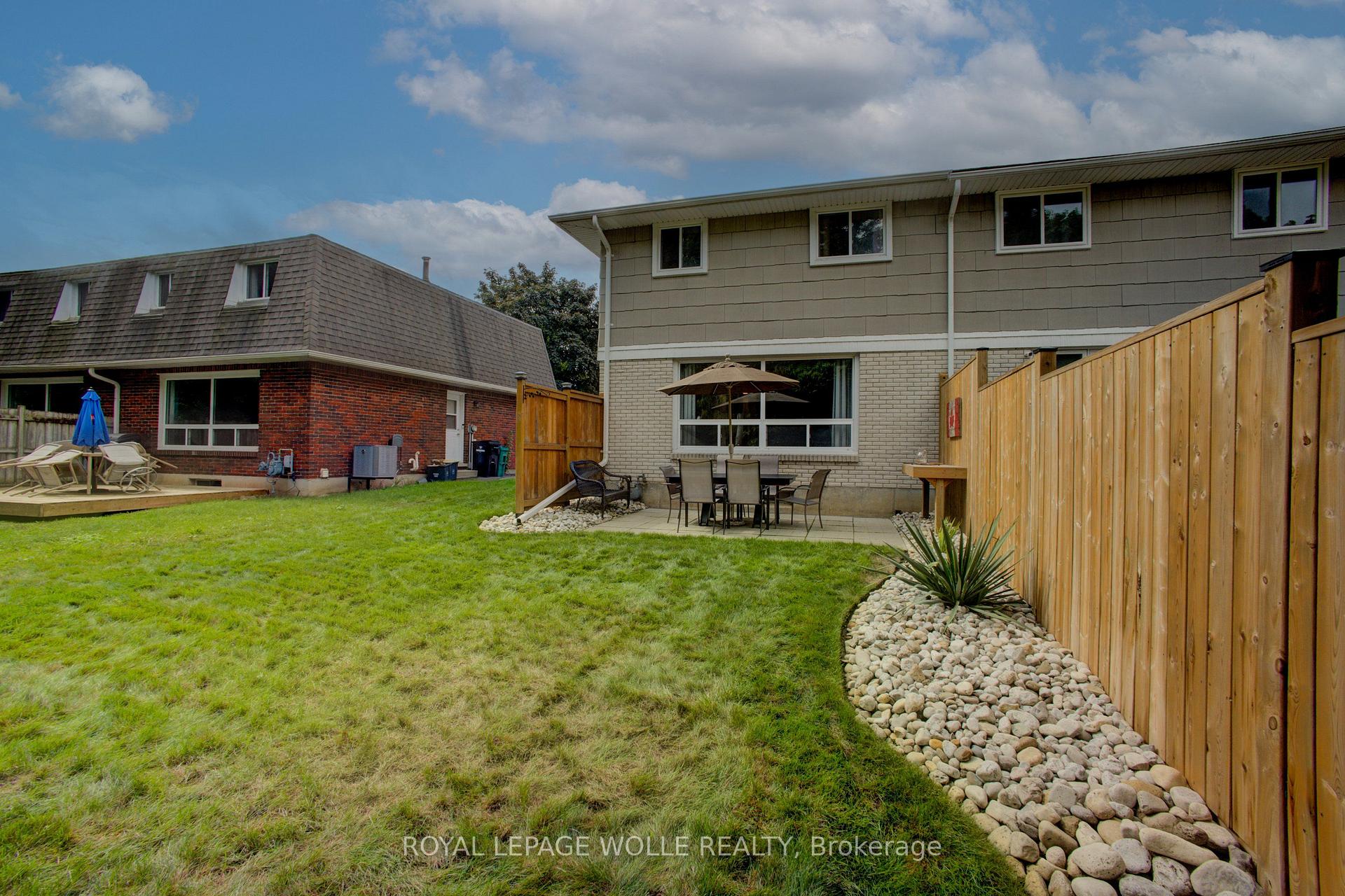Photo 29 of 426A Dunvegan Drive, Waterloo, Lincoln Village — HOMEH