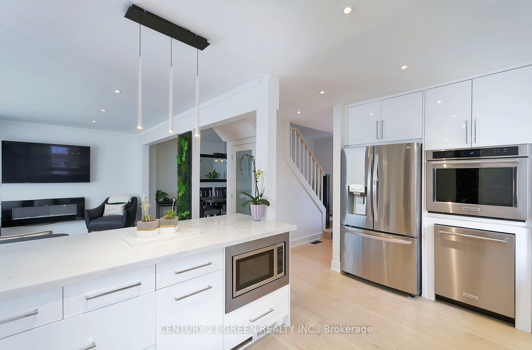 Photo 19 of 32 Castlebar Road, Etobicoke, Stonegate-Queensway — HOMEH