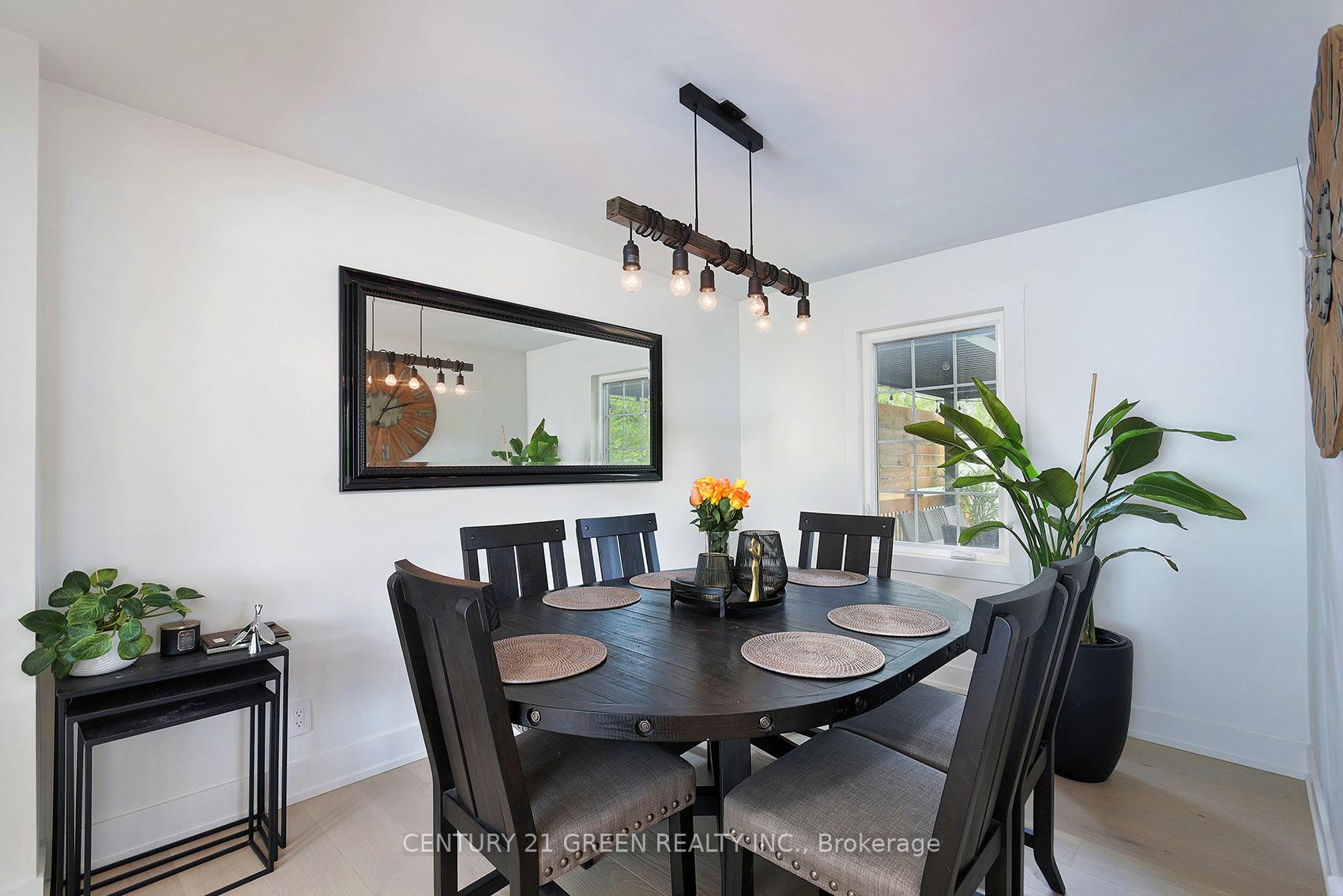Photo 20 of 32 Castlebar Road, Etobicoke, Stonegate-Queensway — HOMEH