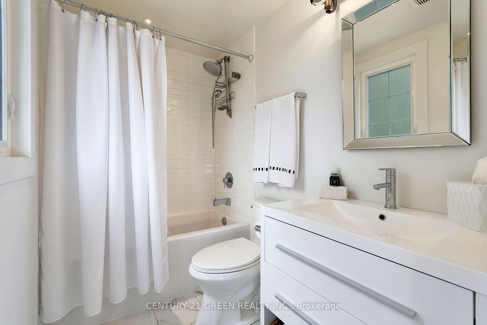 Photo 23 of 32 Castlebar Road, Etobicoke, Stonegate-Queensway — HOMEH
