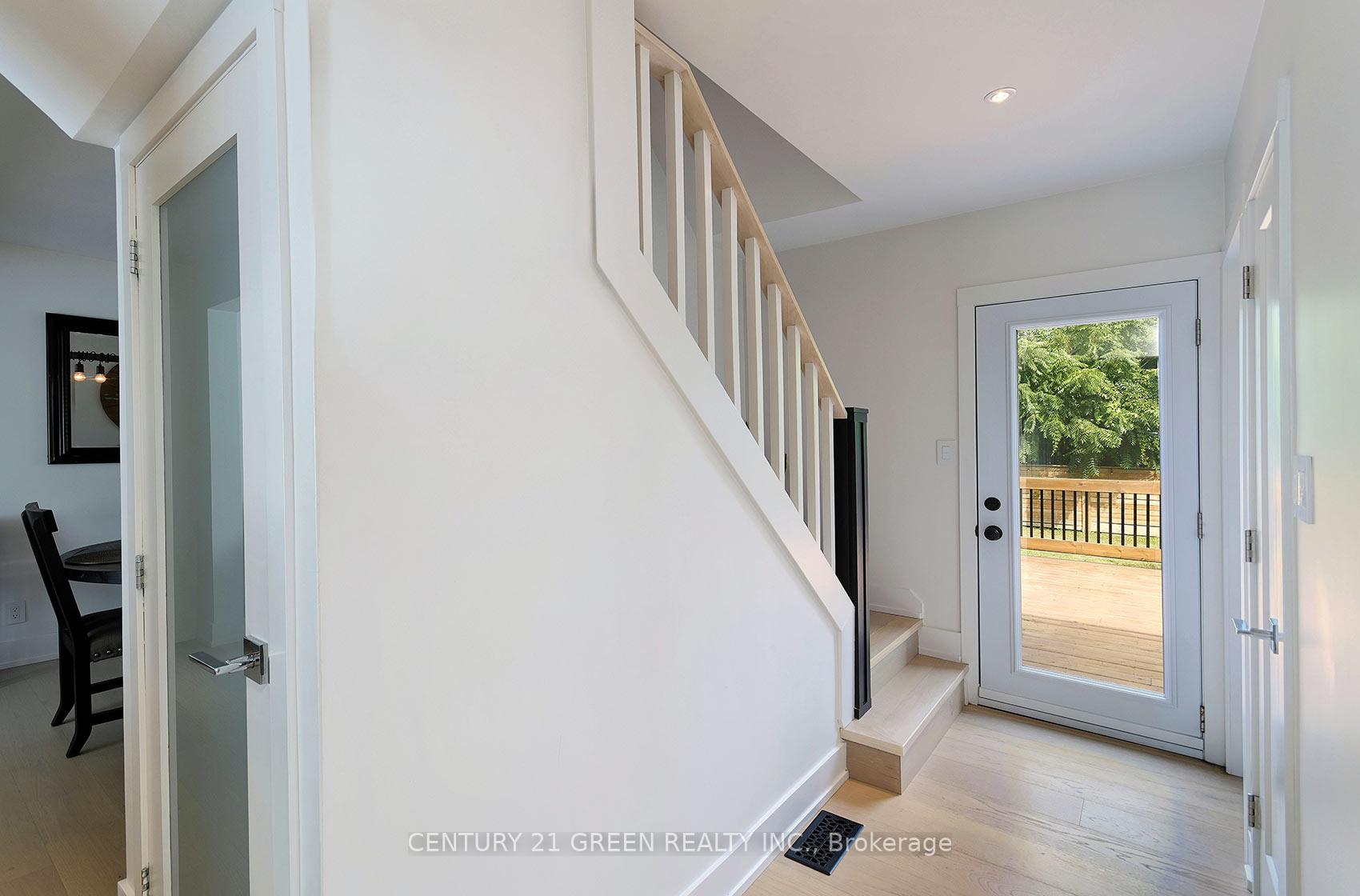 Photo 24 of 32 Castlebar Road, Etobicoke, Stonegate-Queensway — HOMEH