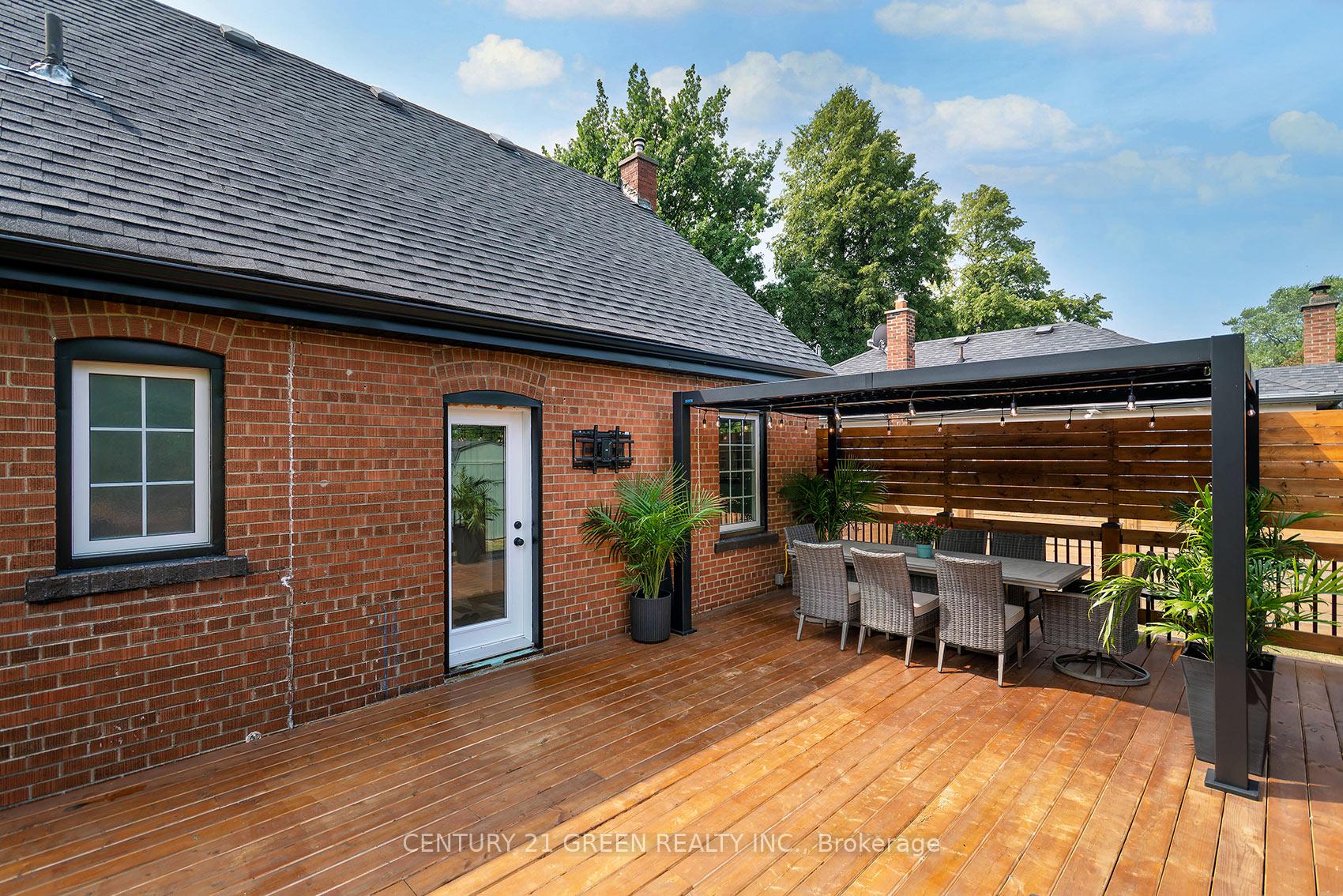 Photo 25 of 32 Castlebar Road, Etobicoke, Stonegate-Queensway — HOMEH