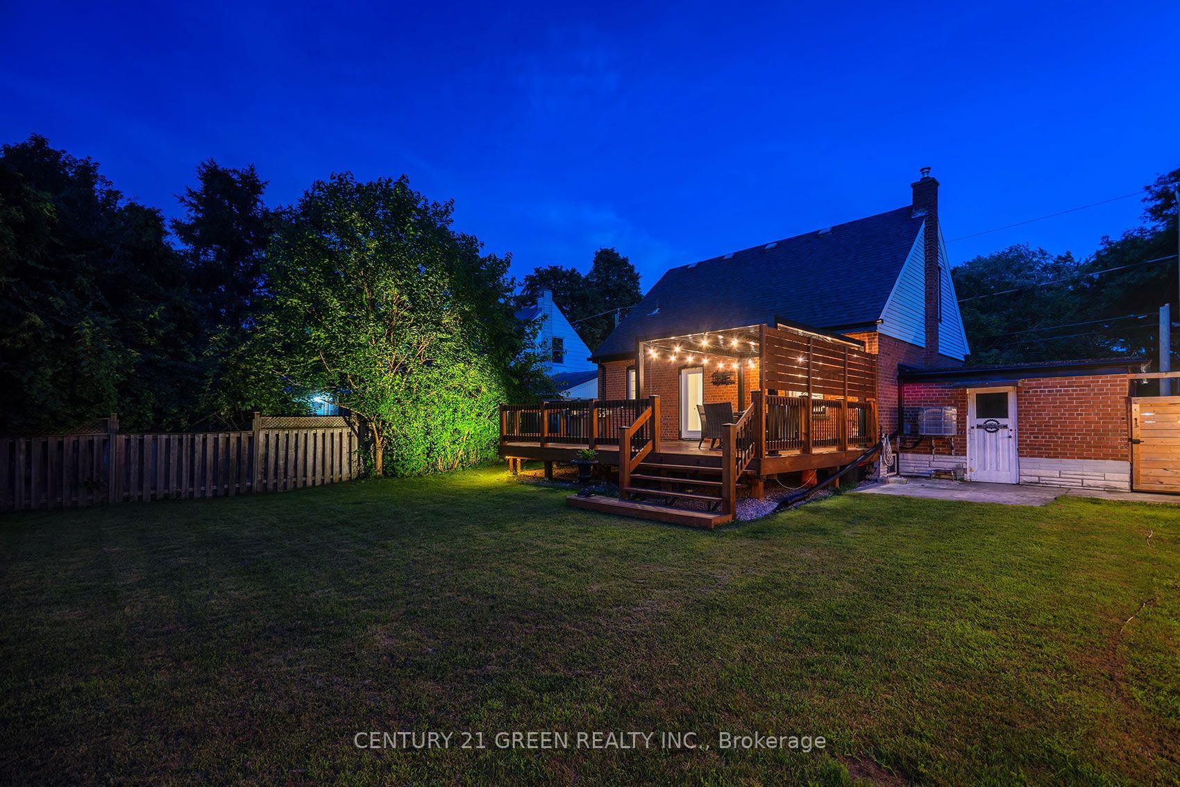 Photo 35 of 32 Castlebar Road, Etobicoke, Stonegate-Queensway — HOMEH