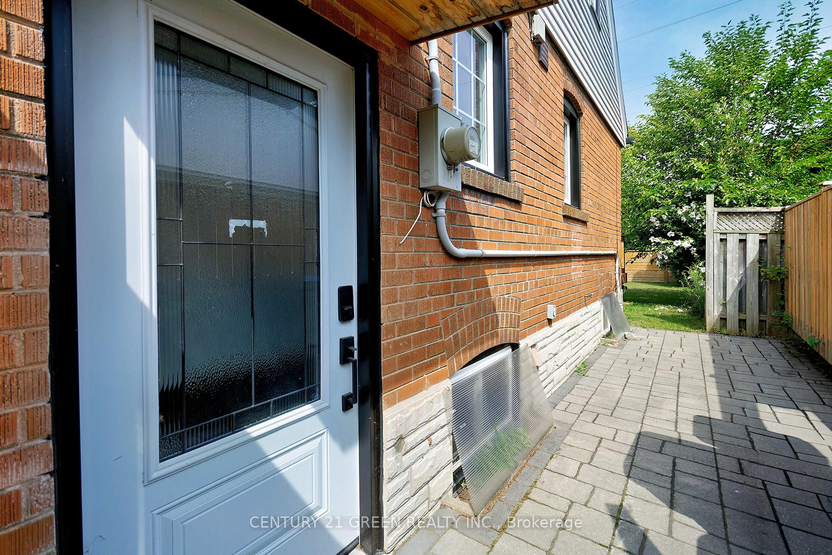 Photo 39 of 32 Castlebar Road, Etobicoke, Stonegate-Queensway — HOMEH