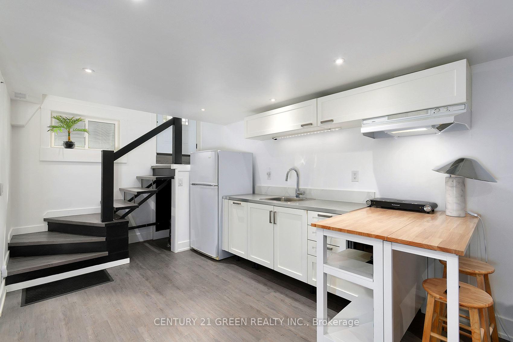 Photo 40 of 32 Castlebar Road, Etobicoke, Stonegate-Queensway — HOMEH