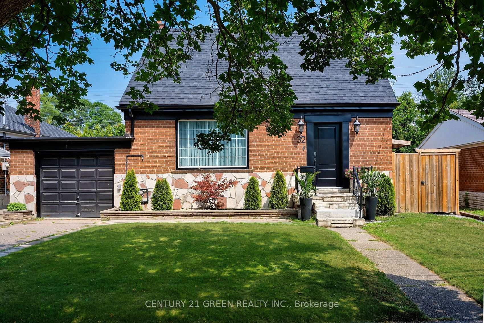 Photo 45 of 32 Castlebar Road, Etobicoke, Stonegate-Queensway — HOMEH