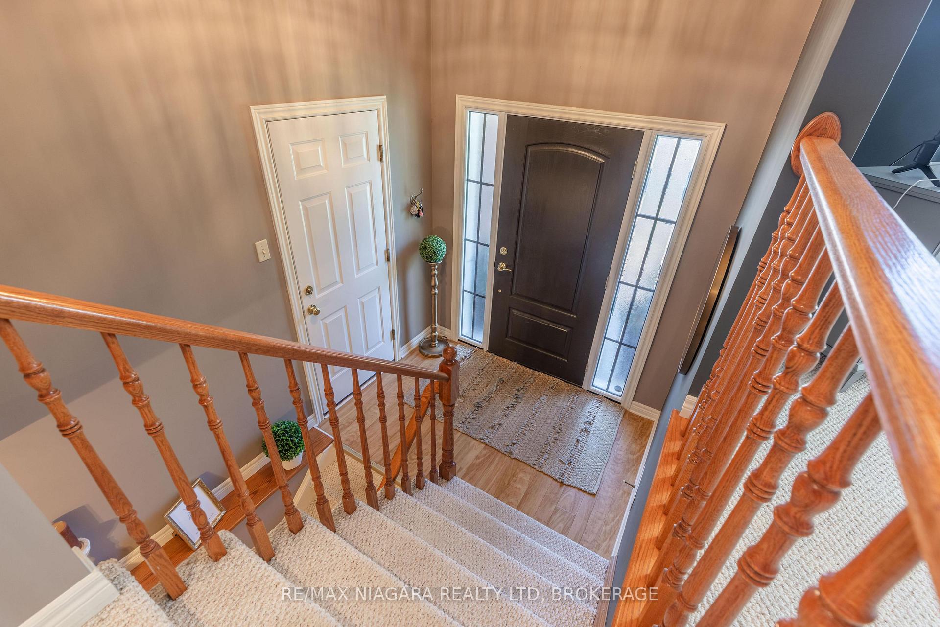 Photo 4 of 7919 Fleming Drive, Niagara Falls, Ascot — HOMEH