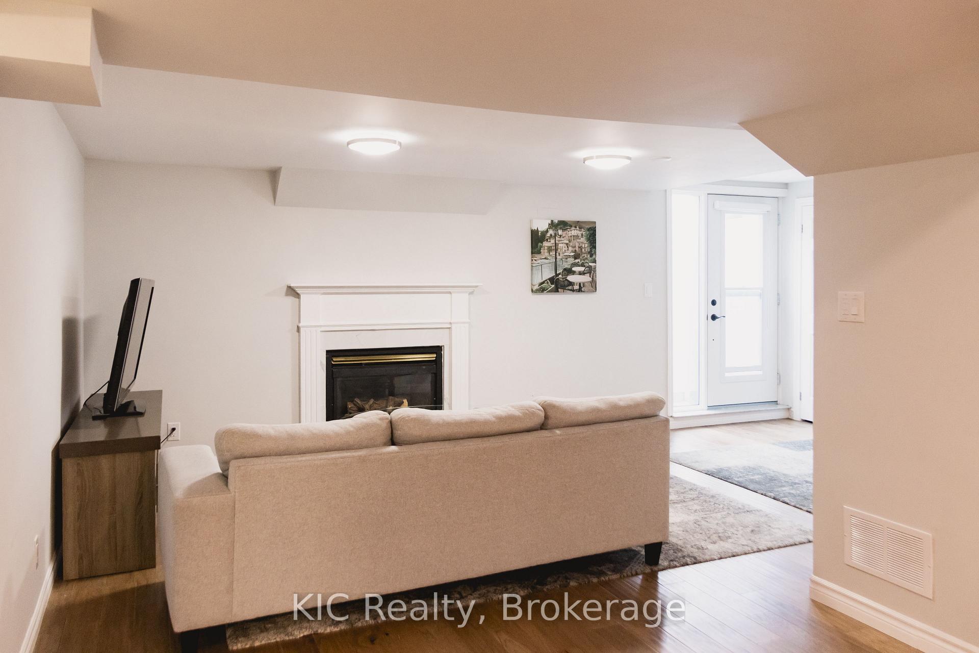 Photo 29 of 2138 Lorraine Drive, Peterborough, Northcrest Ward 5 — HOMEH