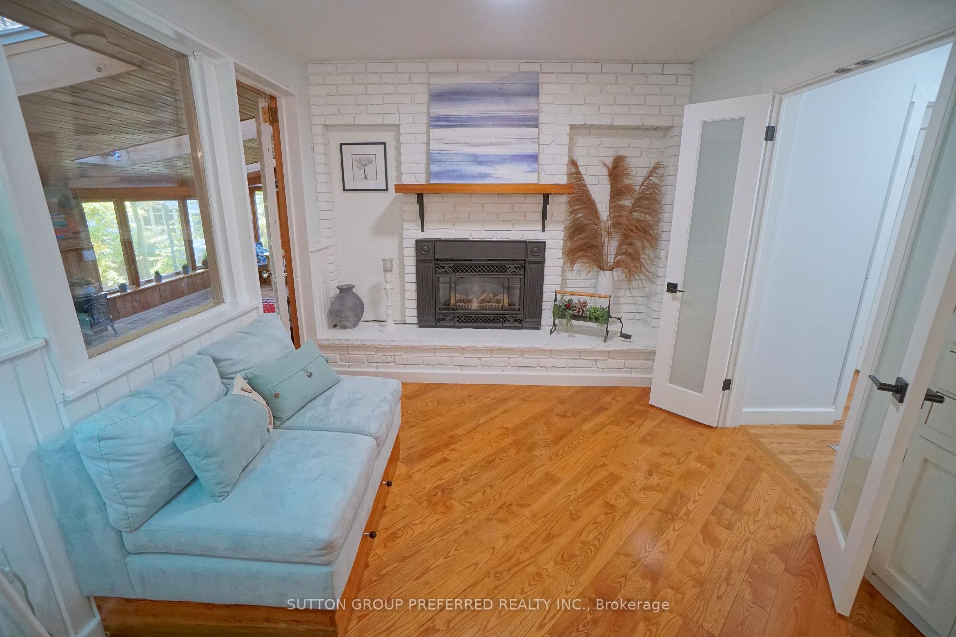 Photo 13 of 7 Metamora Crescent, London, North J — HOMEH
