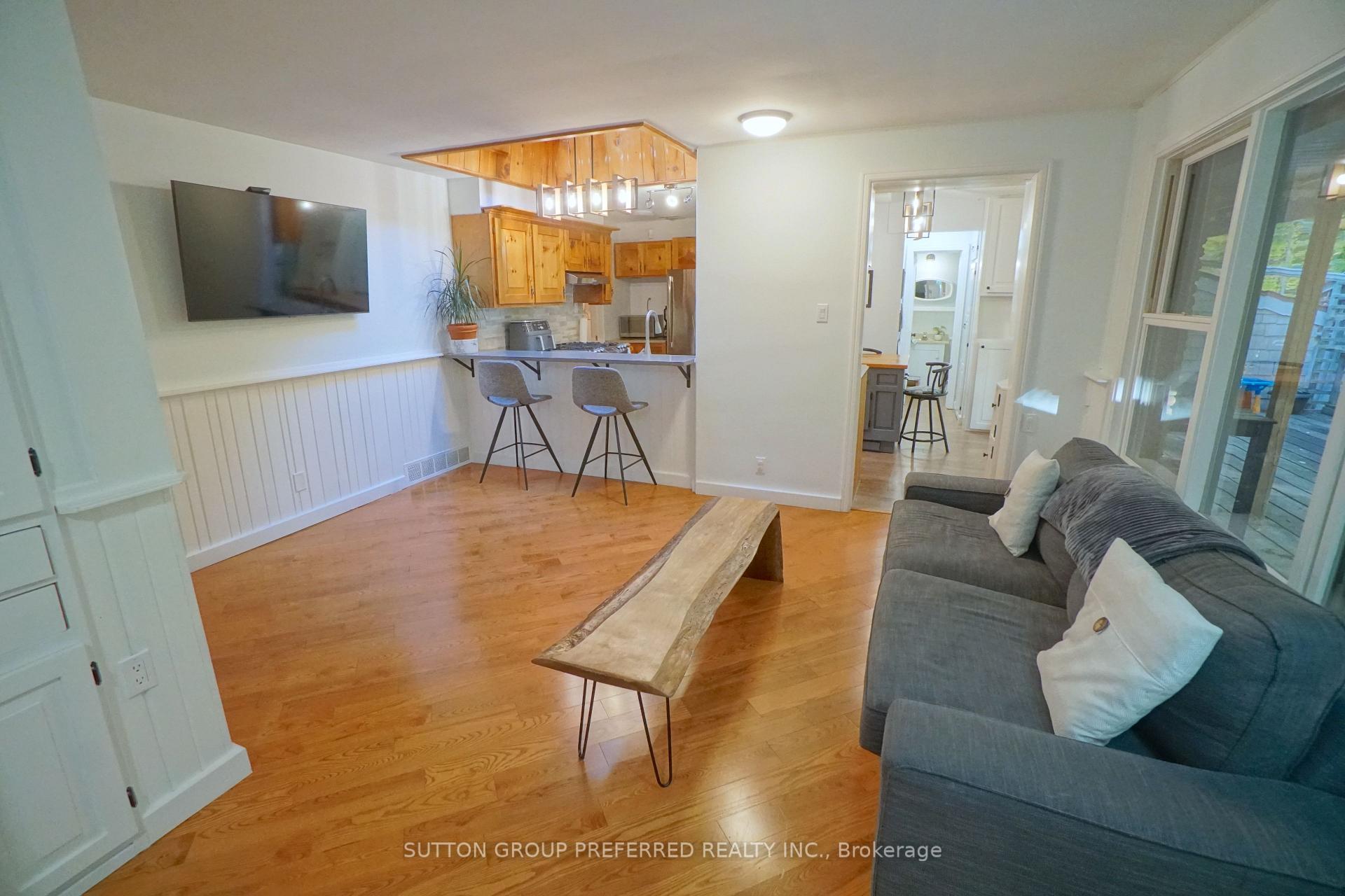 Photo 17 of 7 Metamora Crescent, London, North J — HOMEH