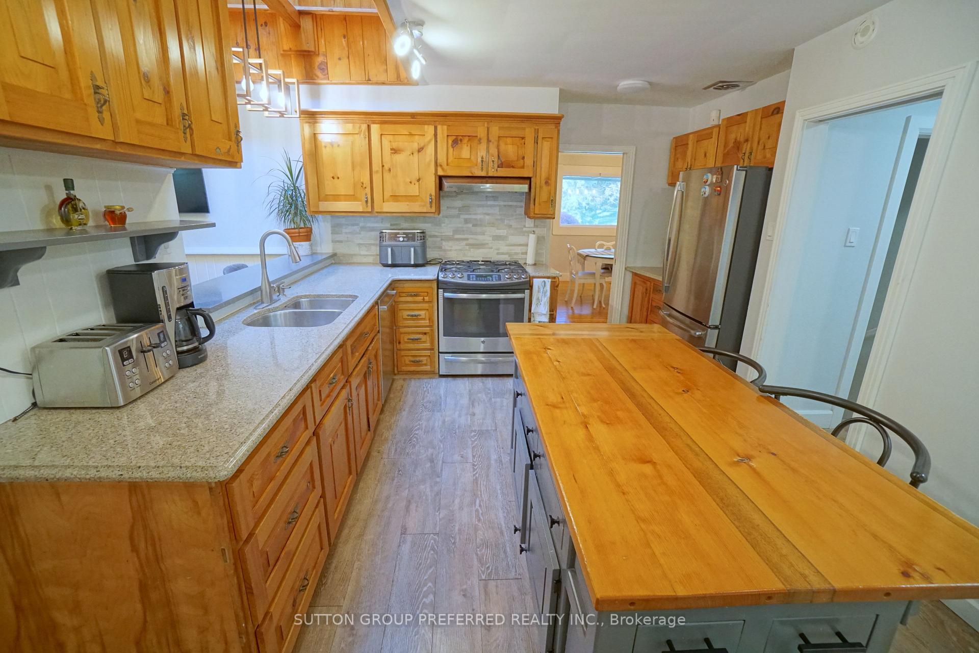 Photo 20 of 7 Metamora Crescent, London, North J — HOMEH