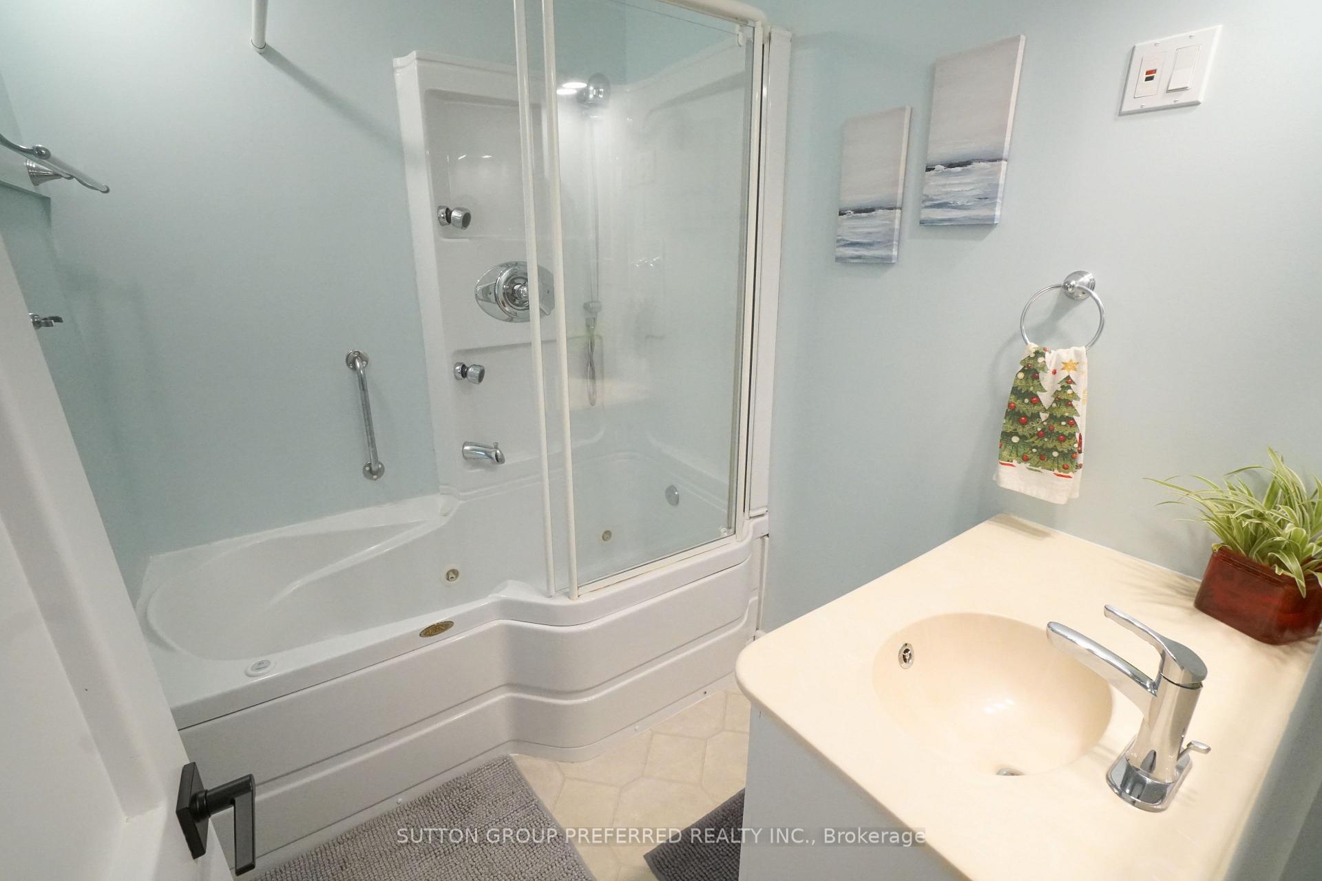 Photo 29 of 7 Metamora Crescent, London, North J — HOMEH