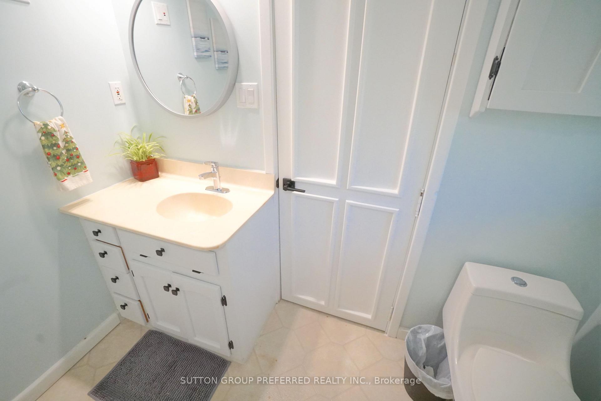 Photo 30 of 7 Metamora Crescent, London, North J — HOMEH