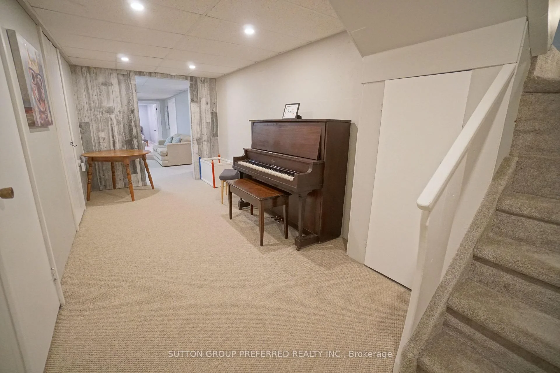 Photo 7 of 7 Metamora Crescent, London, North J — HOMEH
