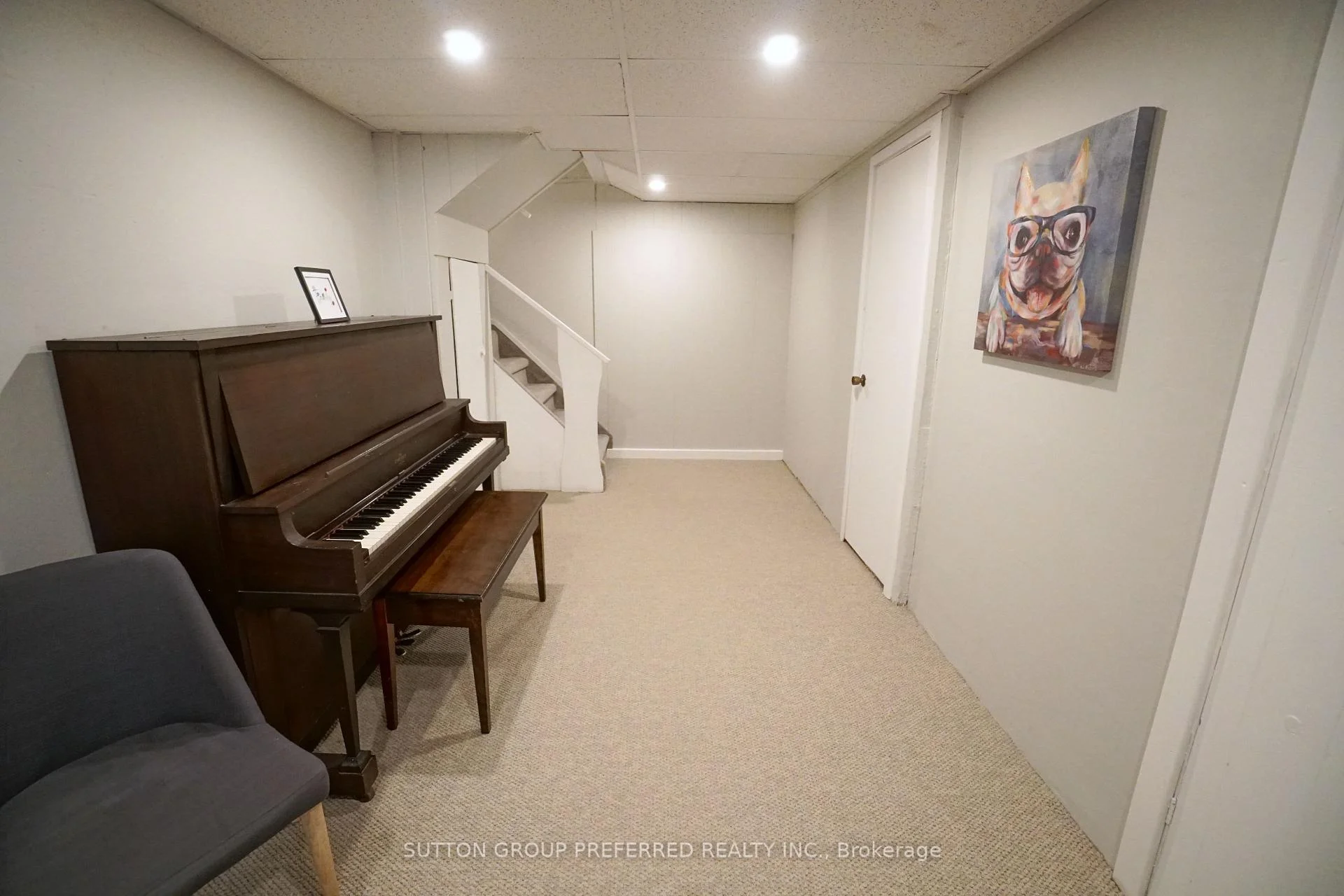Photo 8 of 7 Metamora Crescent, London, North J — HOMEH