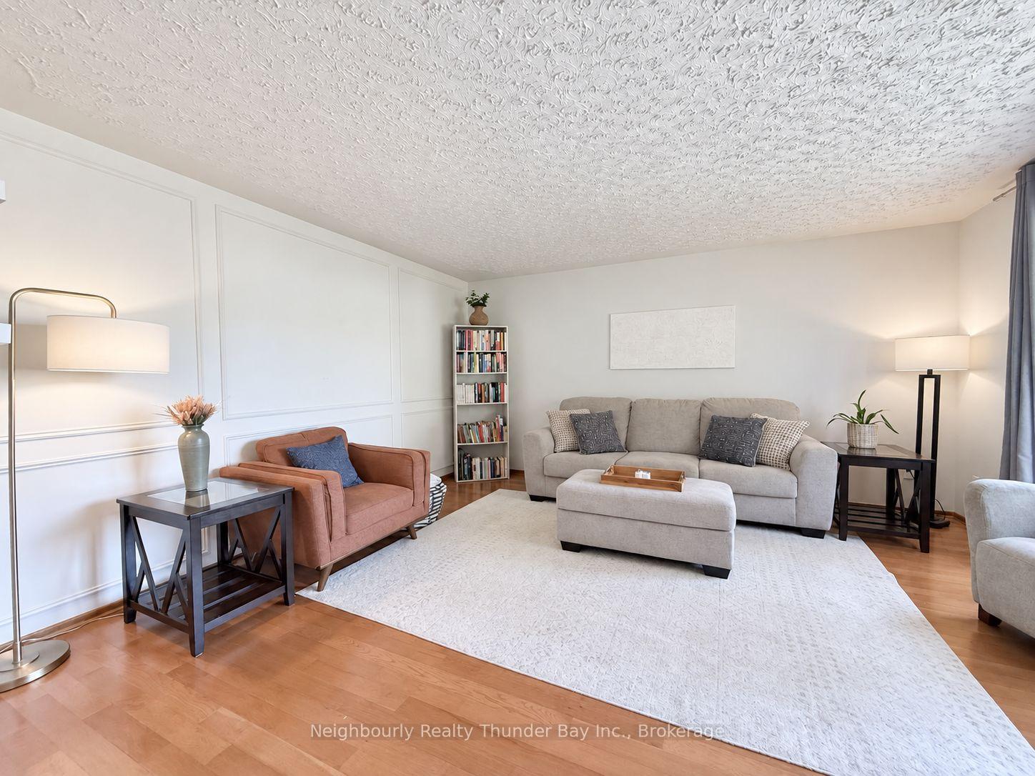 Photo 5 of 207 London Drive, Thunder Bay, Dawson Heights — HOMEH