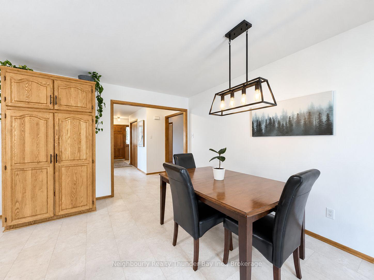 Photo 10 of 207 London Drive, Thunder Bay, Dawson Heights — HOMEH