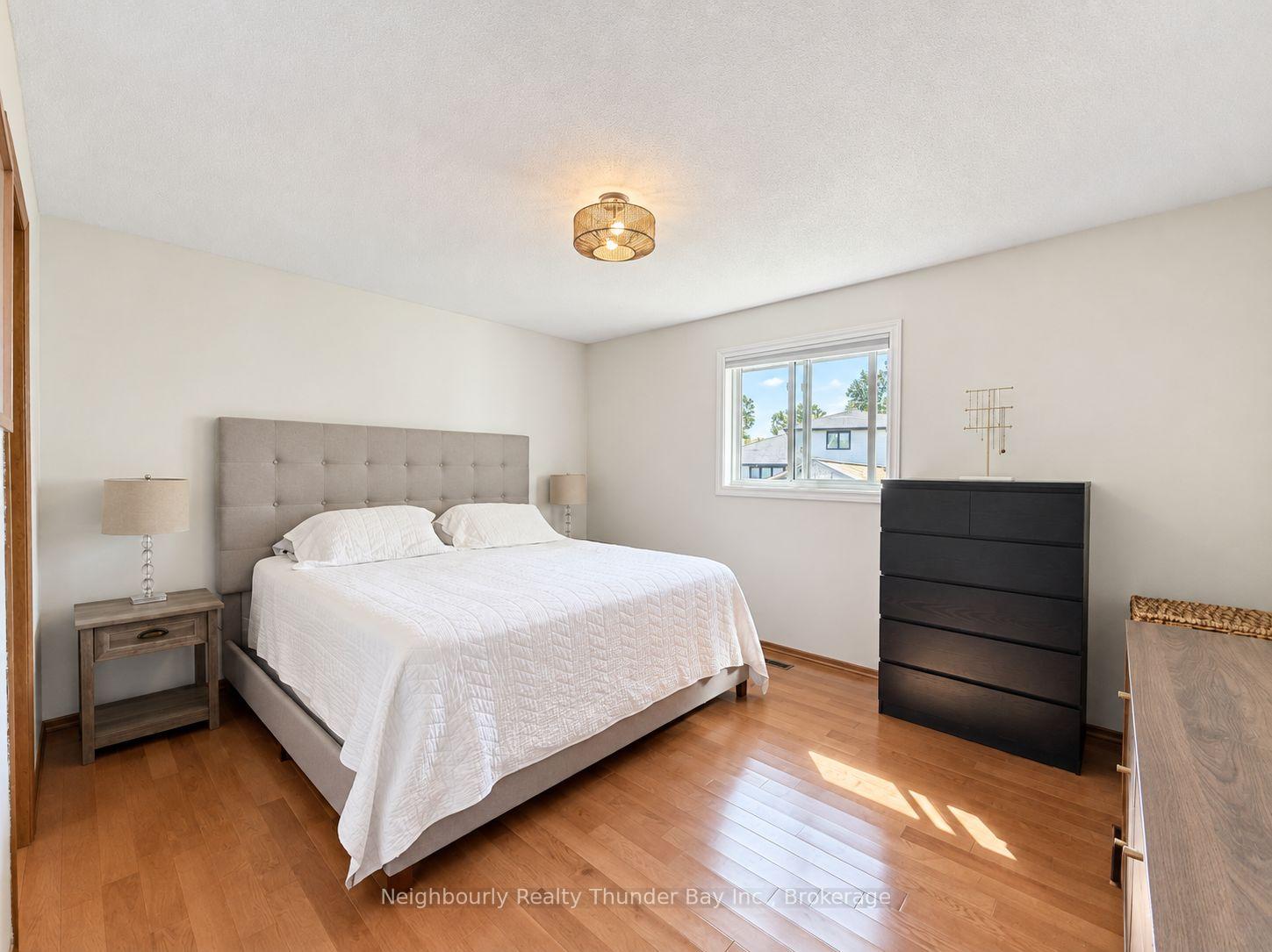 Photo 12 of 207 London Drive, Thunder Bay, Dawson Heights — HOMEH