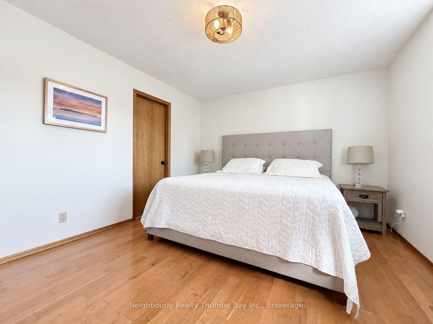 Photo 13 of 207 London Drive, Thunder Bay, Dawson Heights — HOMEH