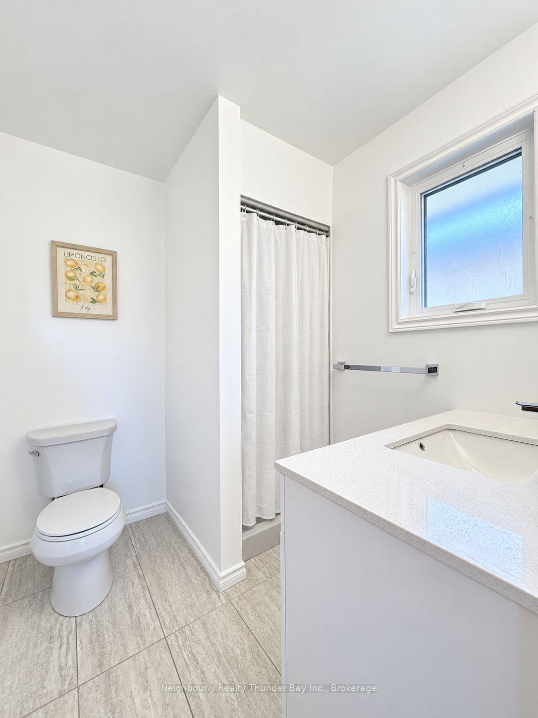 Photo 15 of 207 London Drive, Thunder Bay, Dawson Heights — HOMEH