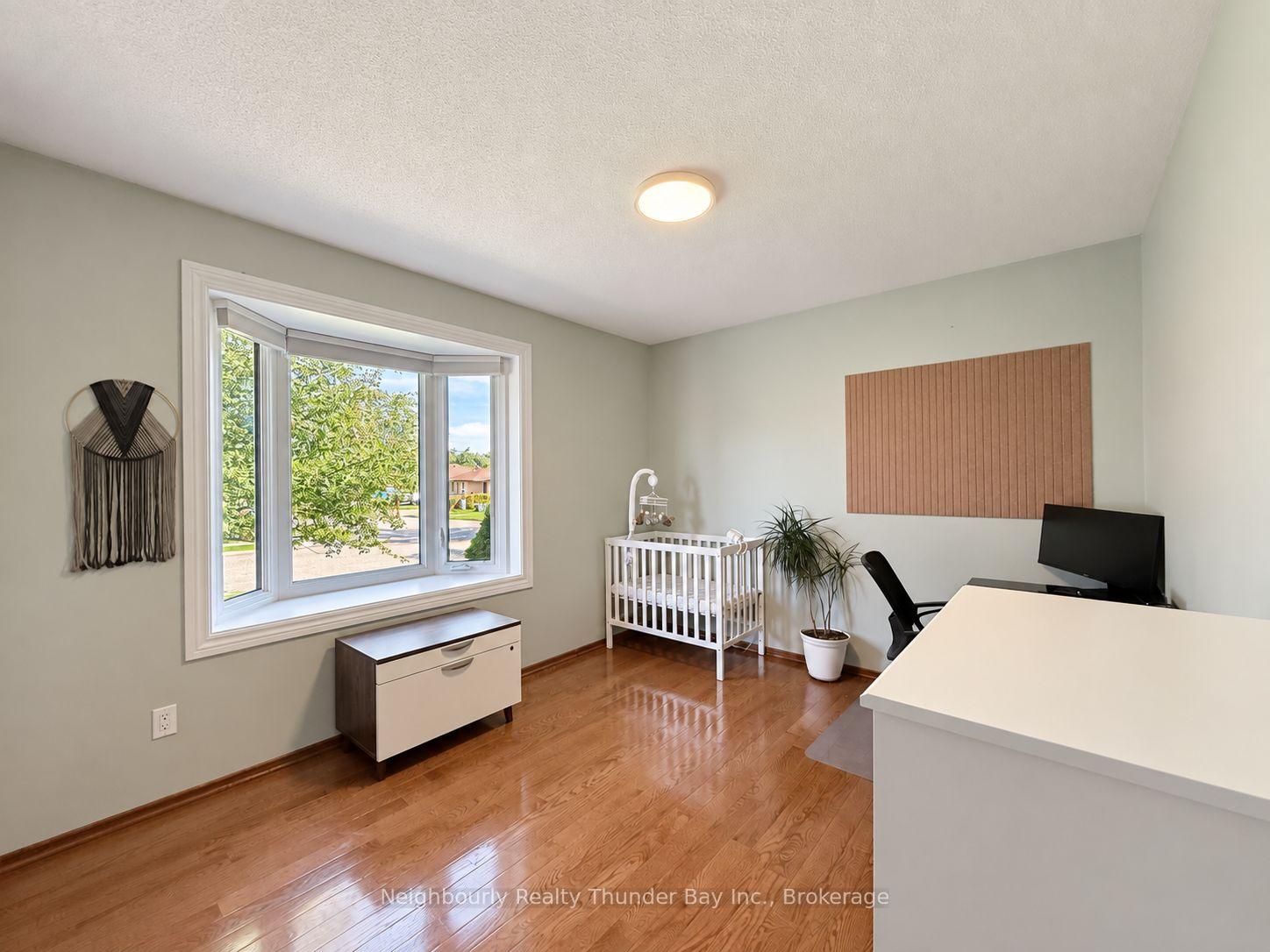 Photo 17 of 207 London Drive, Thunder Bay, Dawson Heights — HOMEH