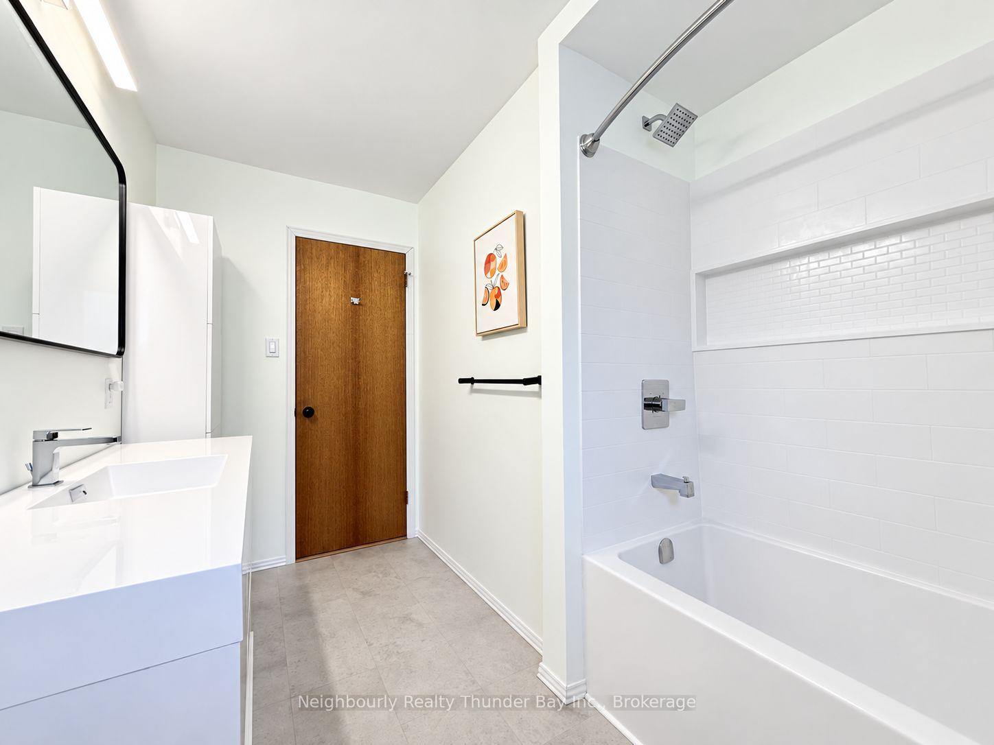 Photo 20 of 207 London Drive, Thunder Bay, Dawson Heights — HOMEH