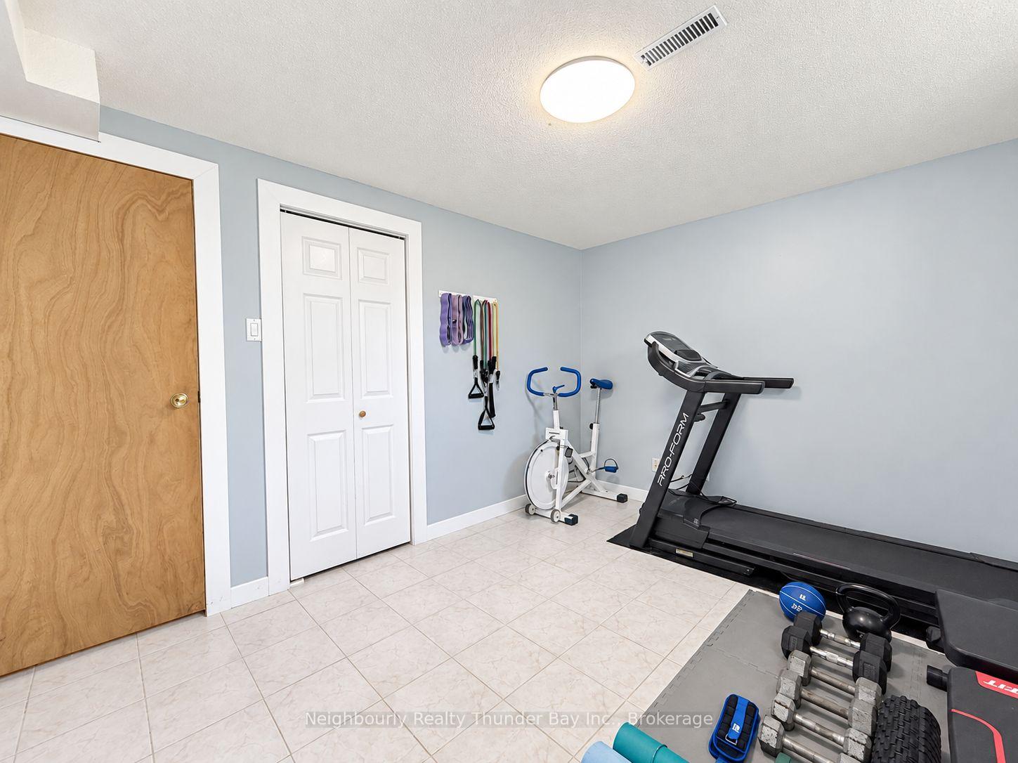 Photo 29 of 207 London Drive, Thunder Bay, Dawson Heights — HOMEH