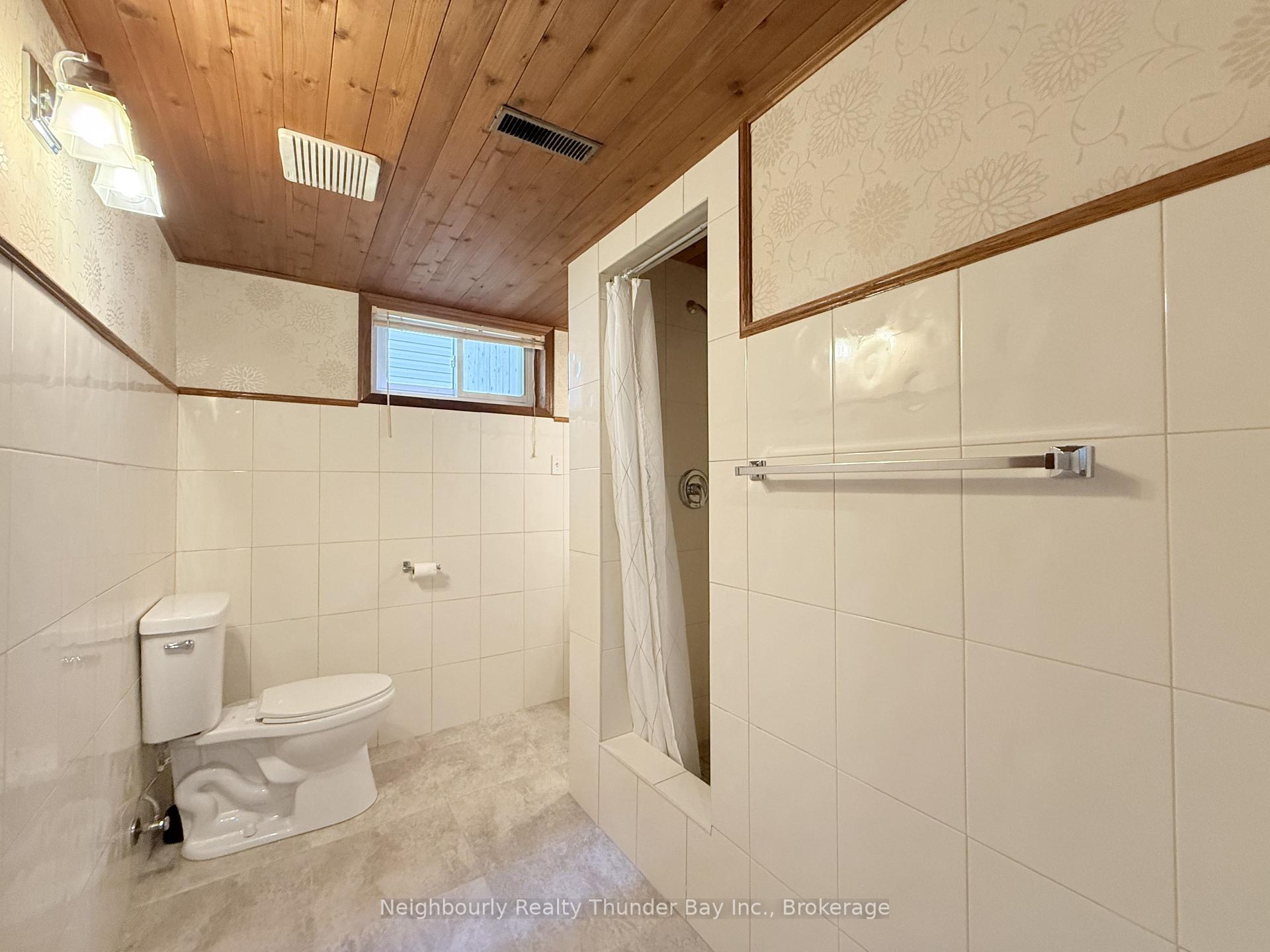 Photo 33 of 207 London Drive, Thunder Bay, Dawson Heights — HOMEH