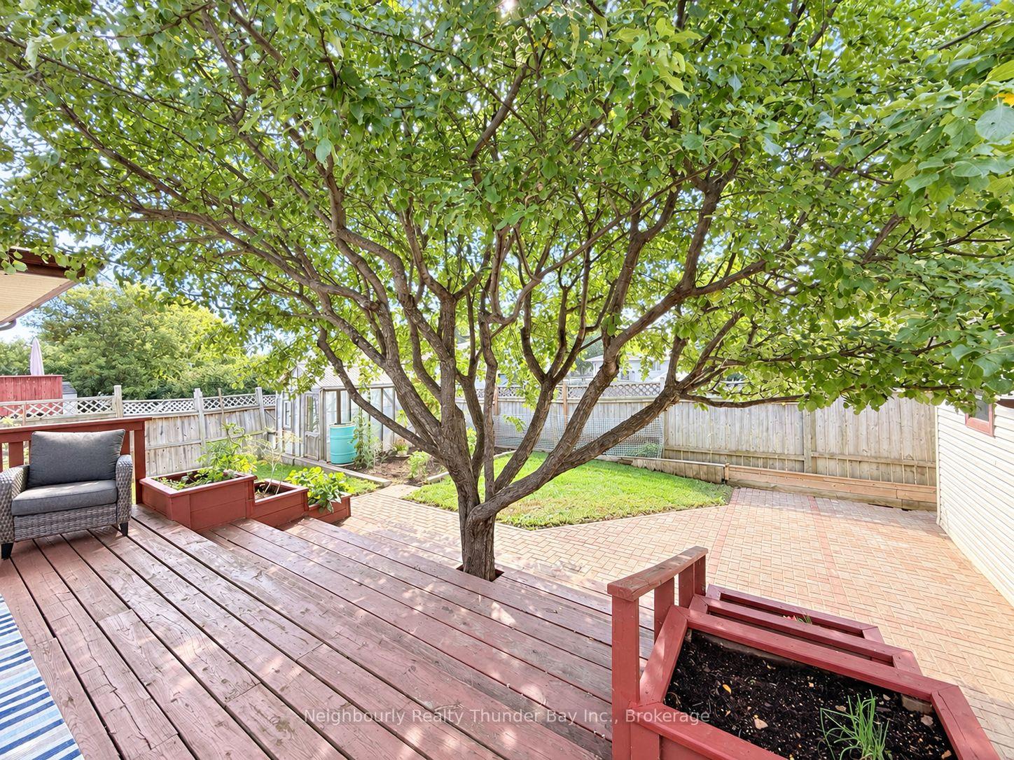 Photo 38 of 207 London Drive, Thunder Bay, Dawson Heights — HOMEH