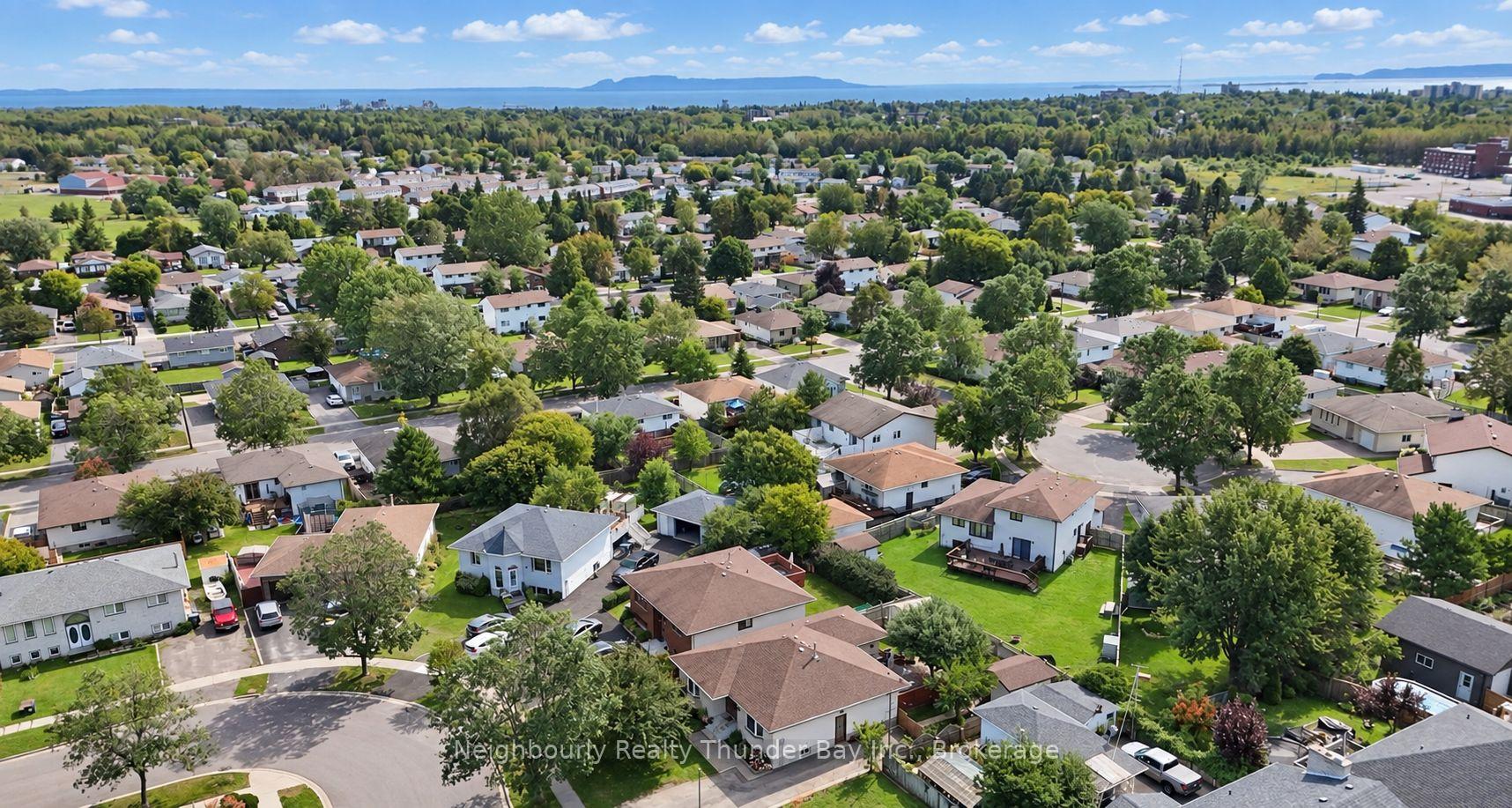 Photo 44 of 207 London Drive, Thunder Bay, Dawson Heights — HOMEH