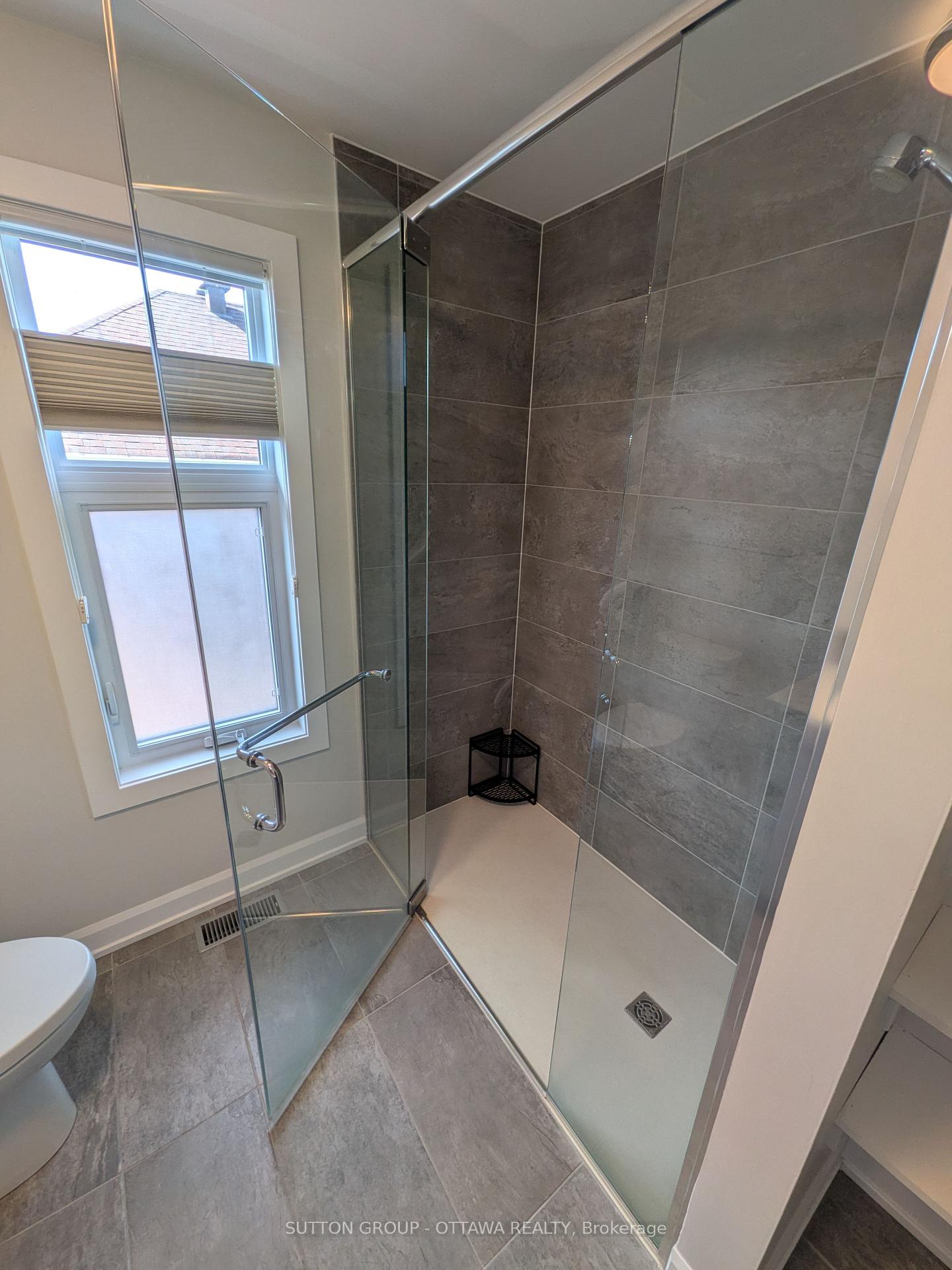 Photo 27 of 48B Byron Avenue, Ottawa, Ottawa West — HOMEH