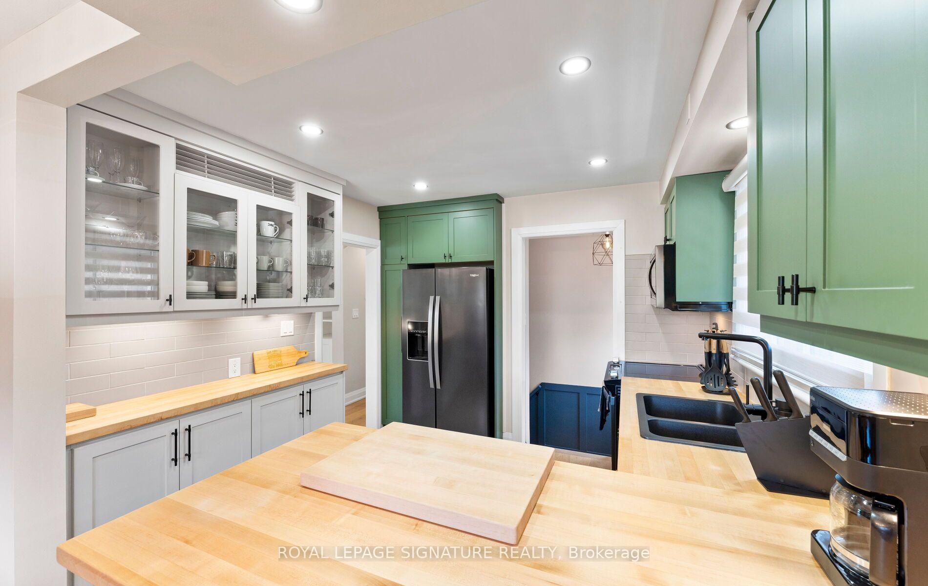 Photo 12 of 4 Algoma Crescent, Hamilton, Buchanan — HOMEH