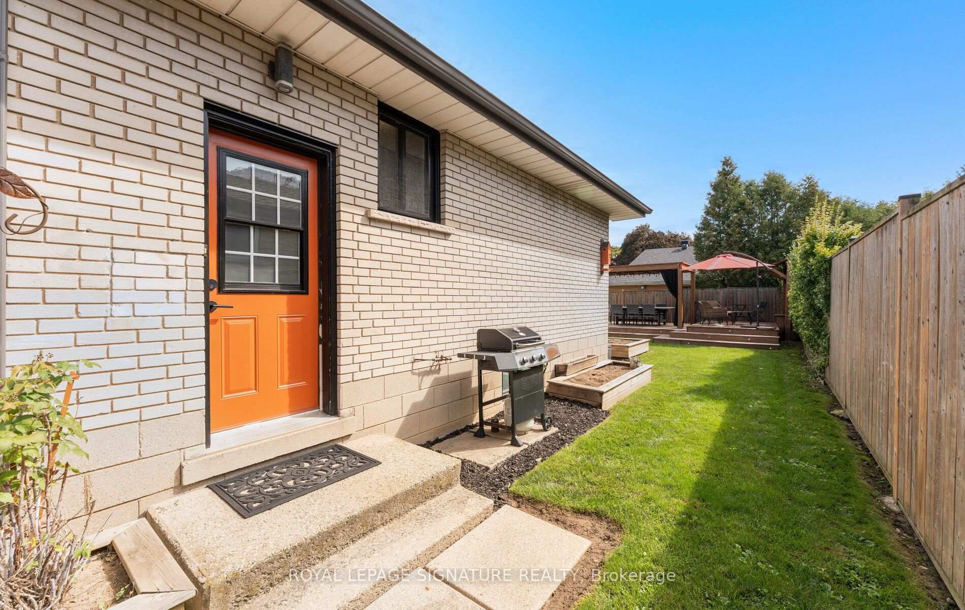 Photo 38 of 4 Algoma Crescent, Hamilton, Buchanan — HOMEH