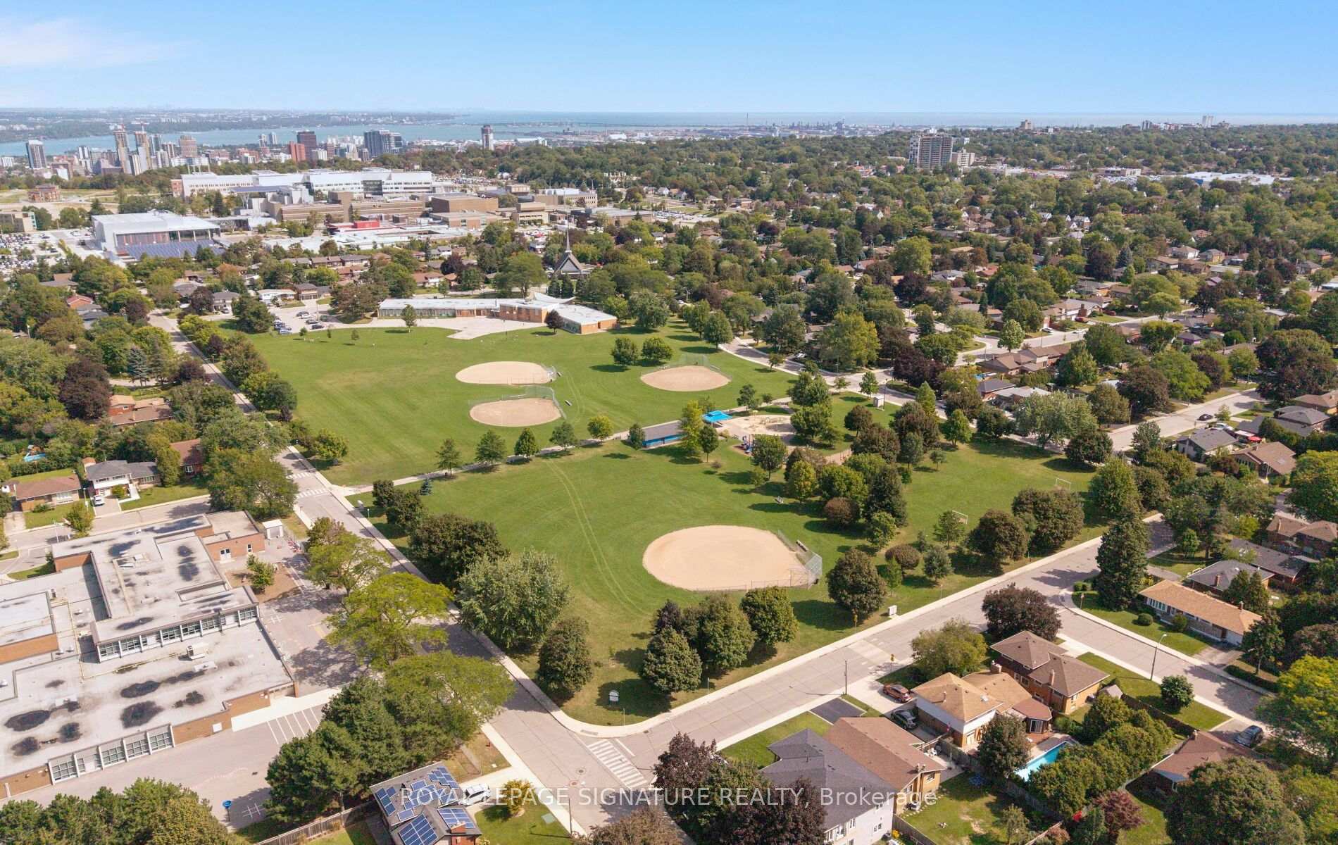 Photo 46 of 4 Algoma Crescent, Hamilton, Buchanan — HOMEH