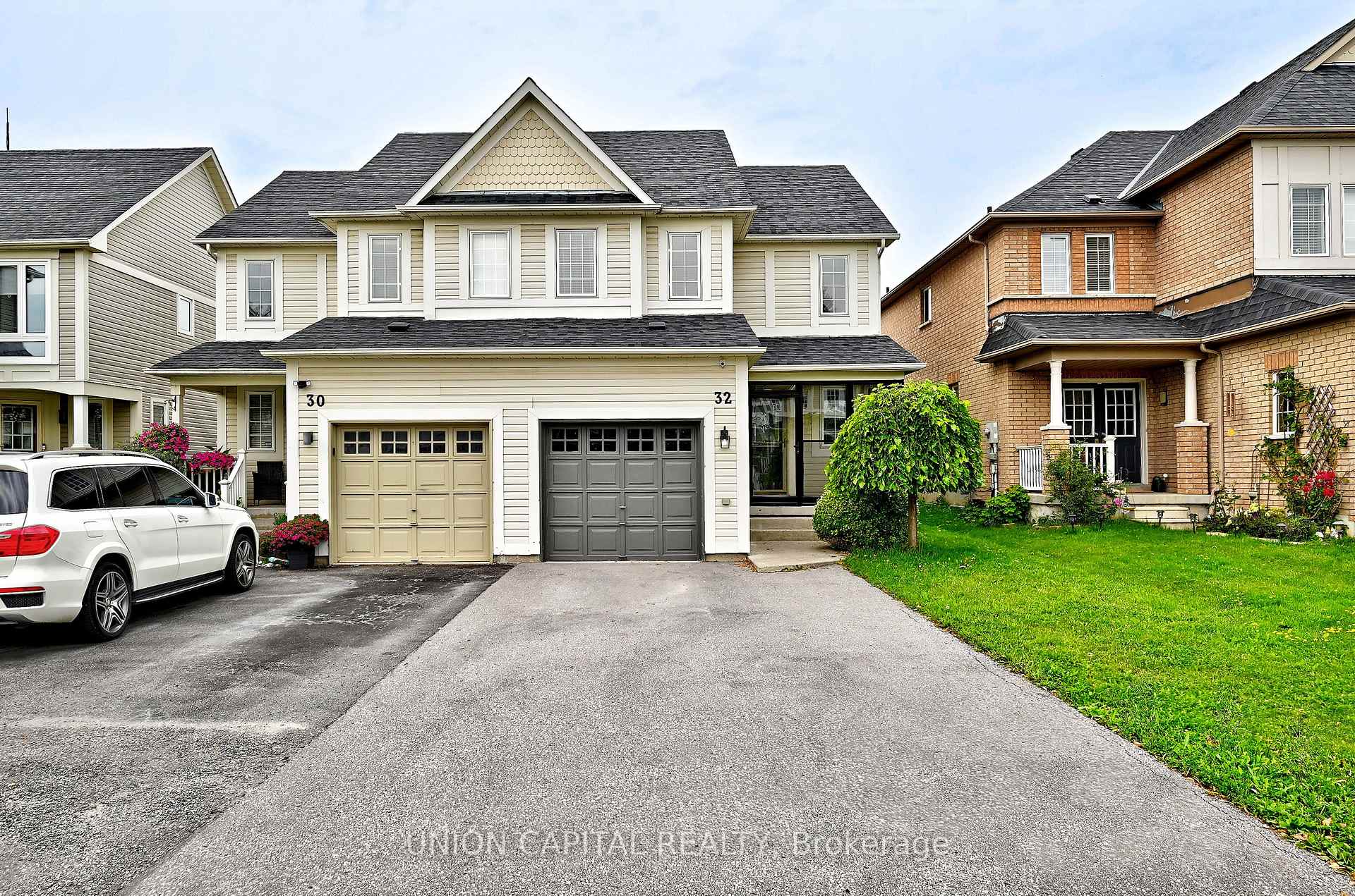 Photo 1 of 32 Regatta Crescent, Whitby, Port Whitby — HOMEH
