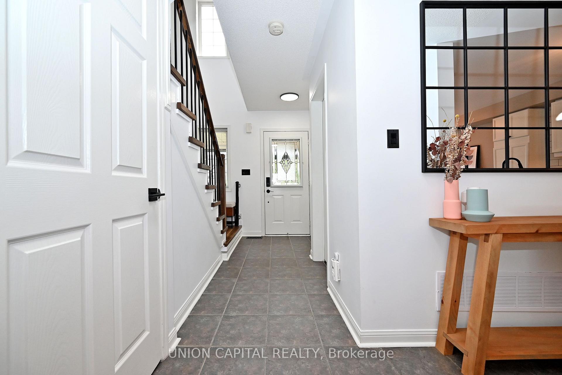 Photo 6 of 32 Regatta Crescent, Whitby, Port Whitby — HOMEH