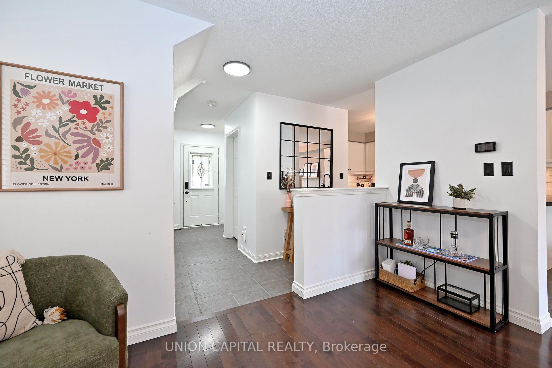 Photo 8 of 32 Regatta Crescent, Whitby, Port Whitby — HOMEH