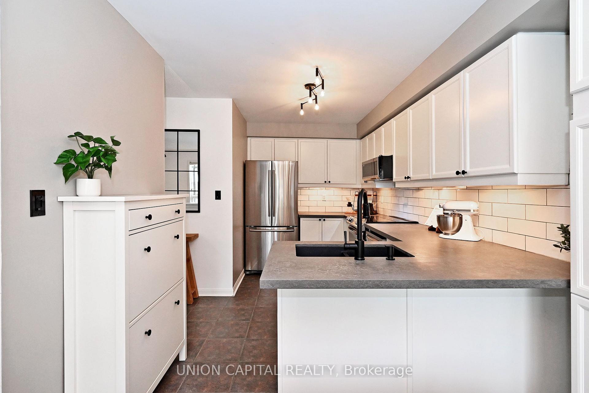 Photo 17 of 32 Regatta Crescent, Whitby, Port Whitby — HOMEH