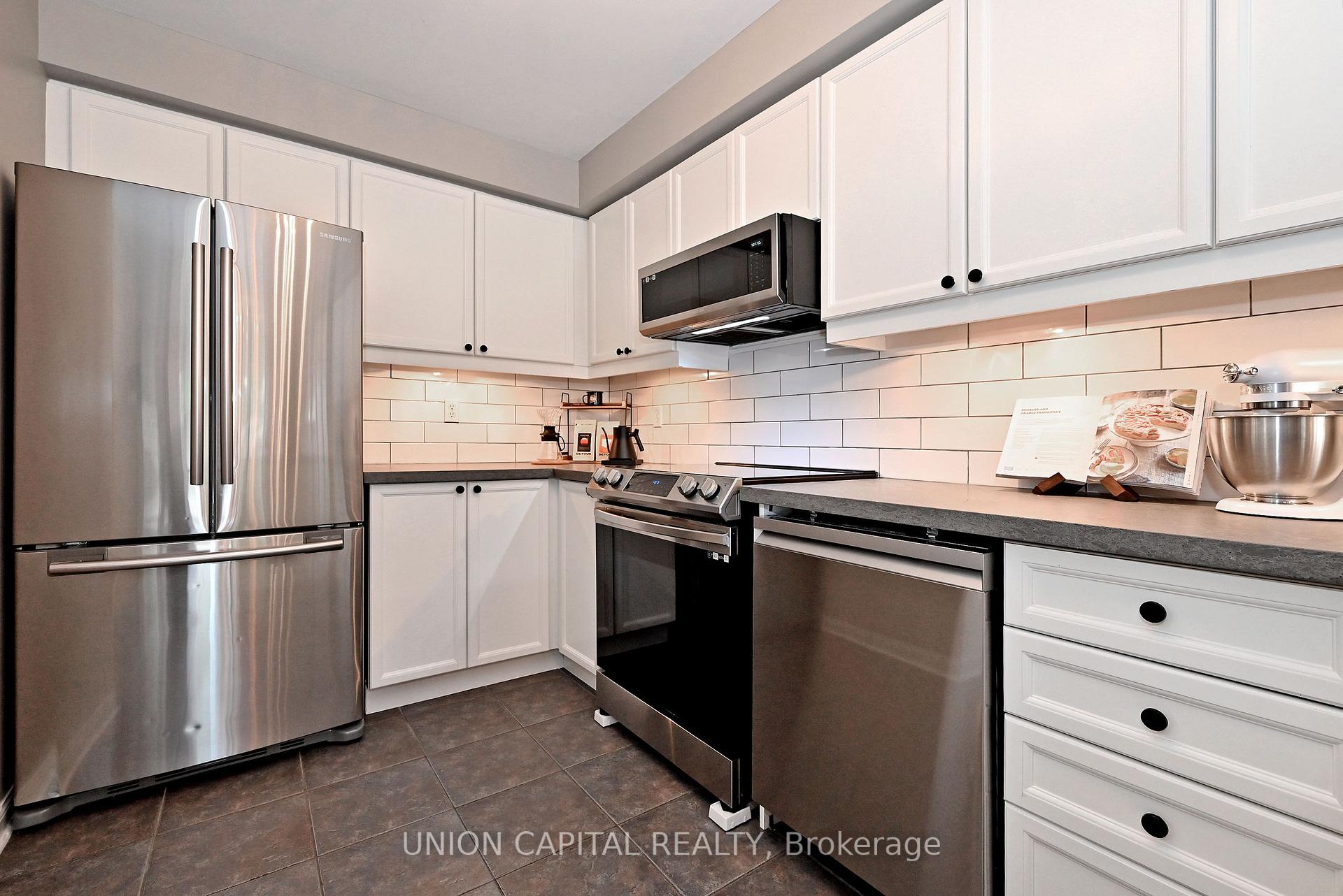 Photo 19 of 32 Regatta Crescent, Whitby, Port Whitby — HOMEH