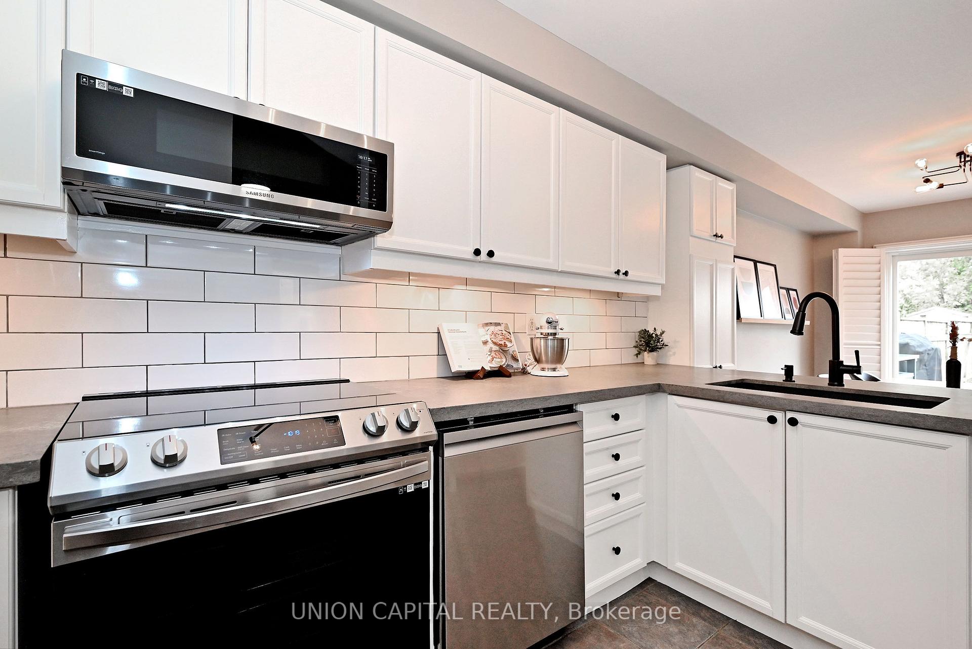 Photo 20 of 32 Regatta Crescent, Whitby, Port Whitby — HOMEH