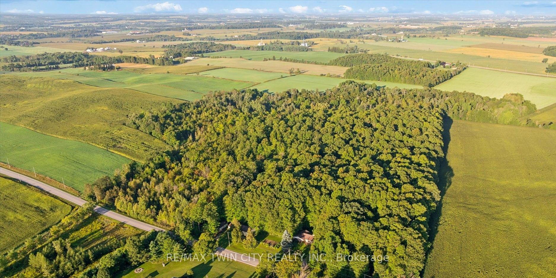 Photo 2 of 2018 Greenwood Hill Road, Wellesley — HOMEH