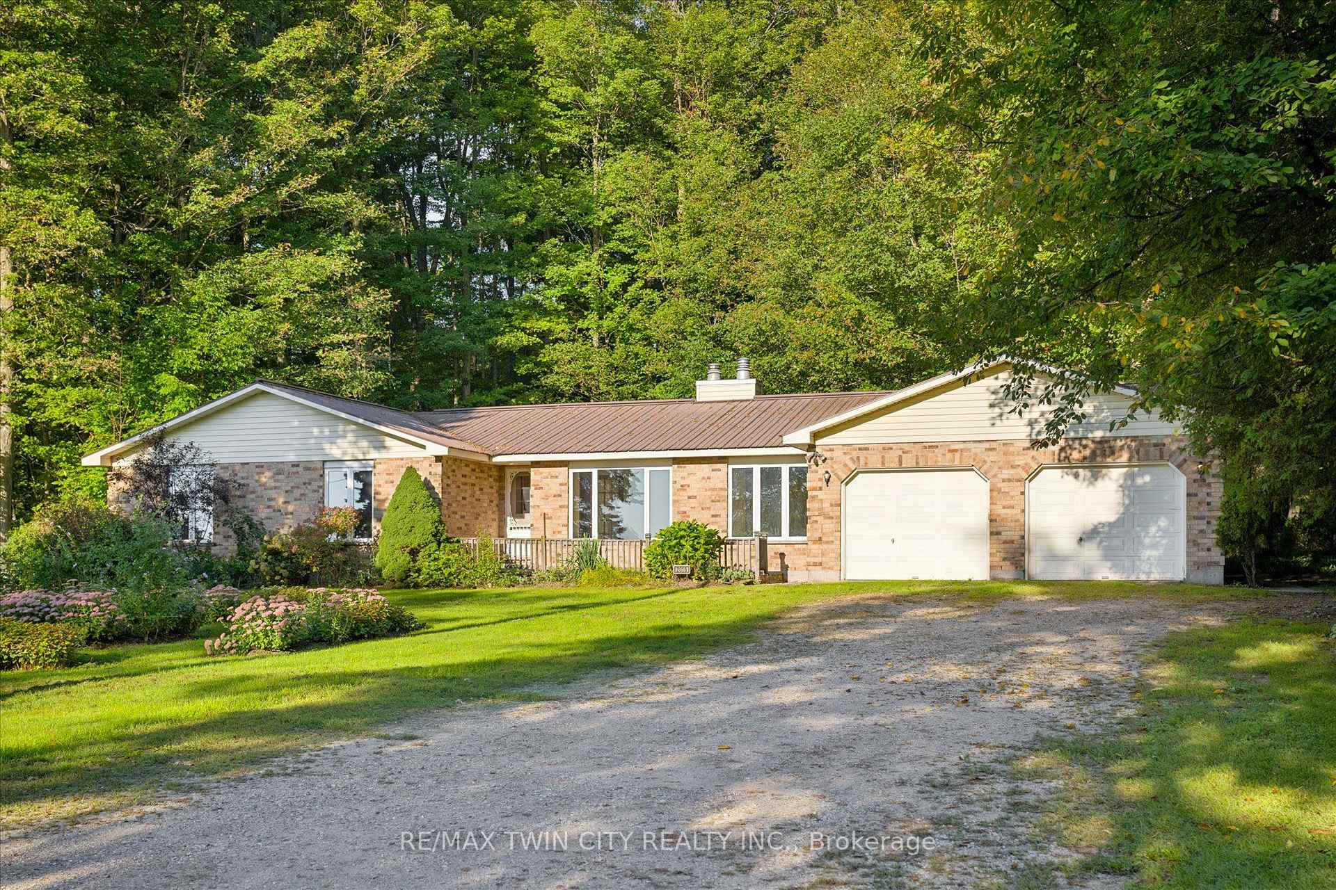 Photo 5 of 2018 Greenwood Hill Road, Wellesley — HOMEH