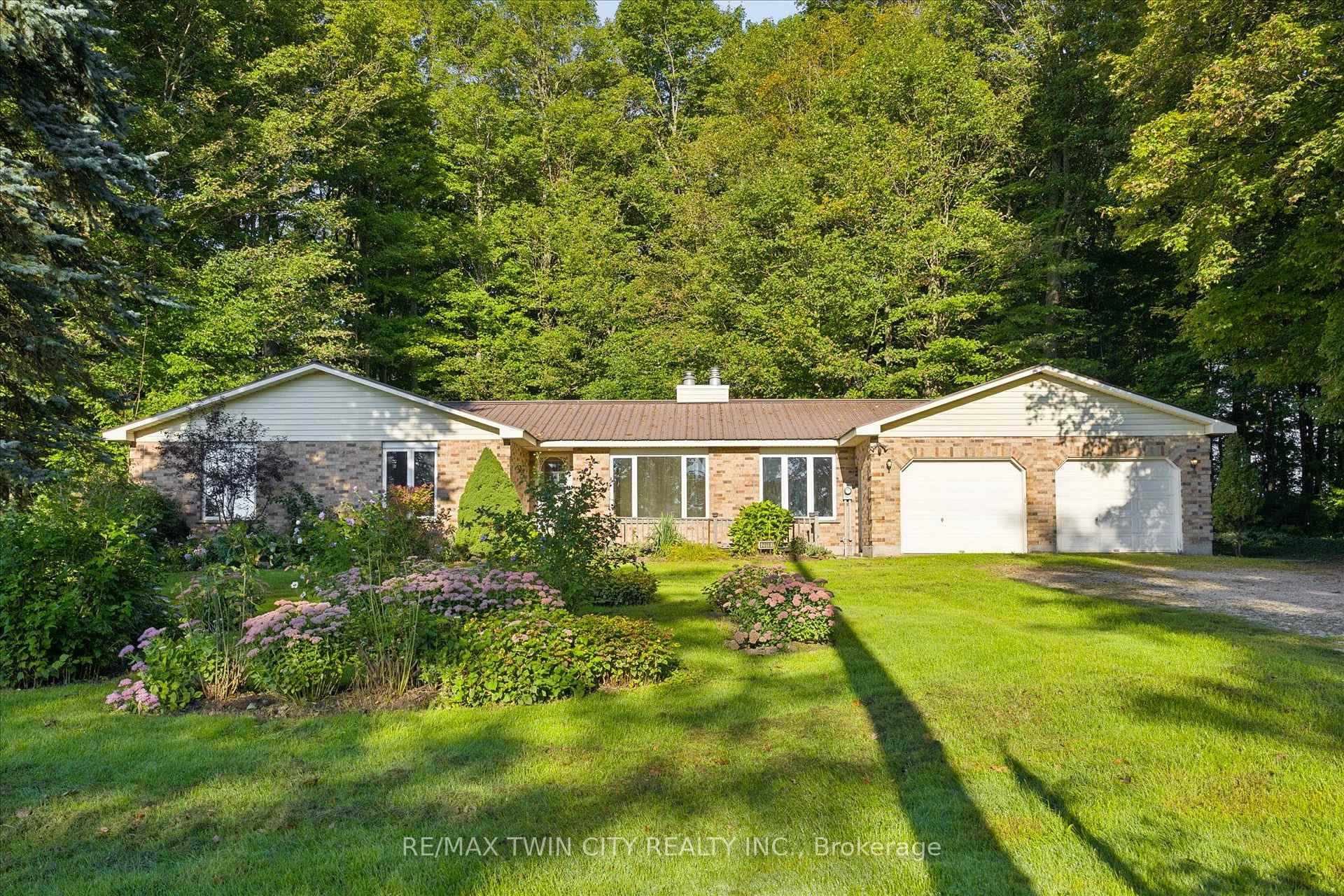 Photo 6 of 2018 Greenwood Hill Road, Wellesley — HOMEH