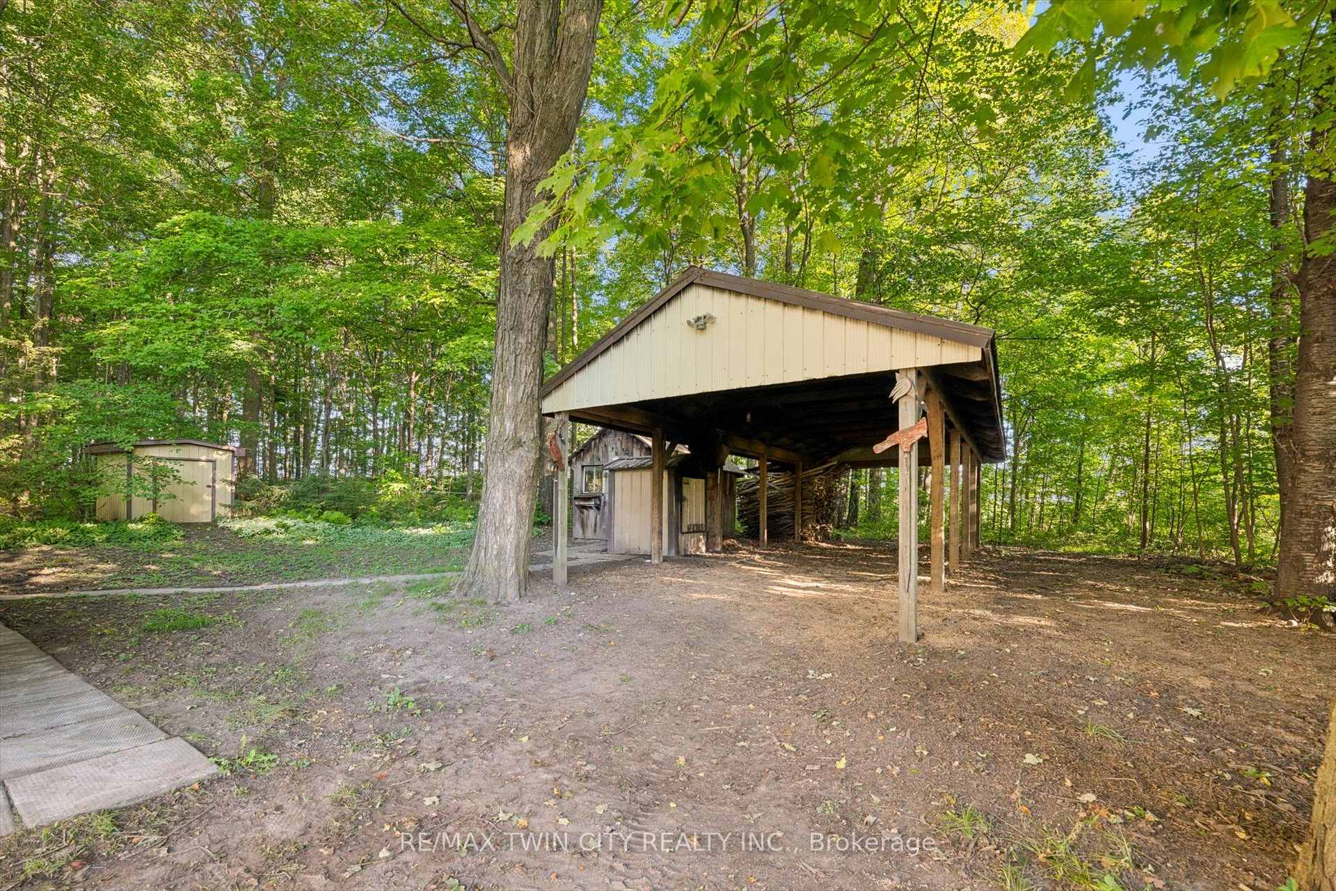 Photo 15 of 2018 Greenwood Hill Road, Wellesley — HOMEH
