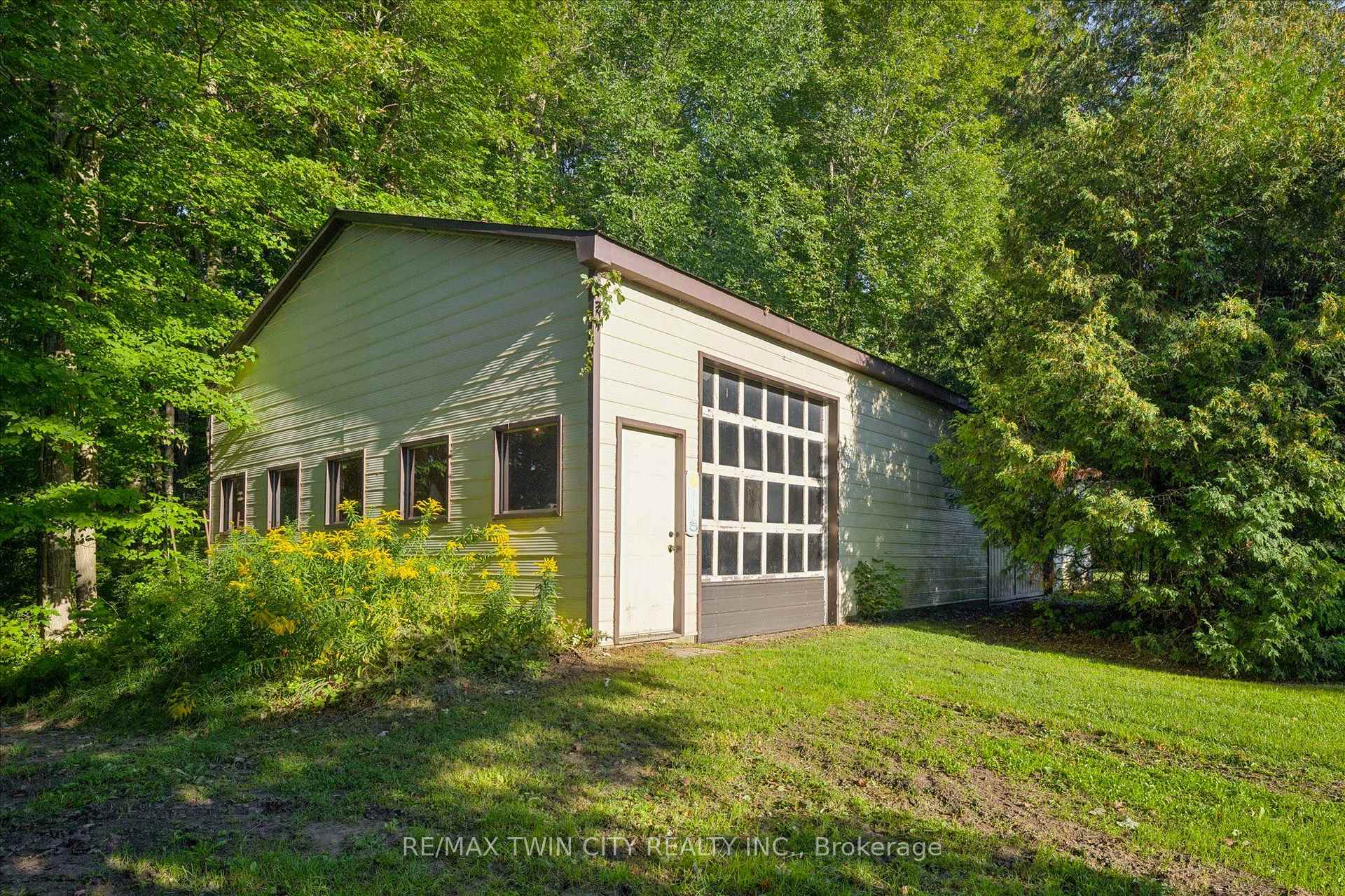 Photo 22 of 2018 Greenwood Hill Road, Wellesley — HOMEH