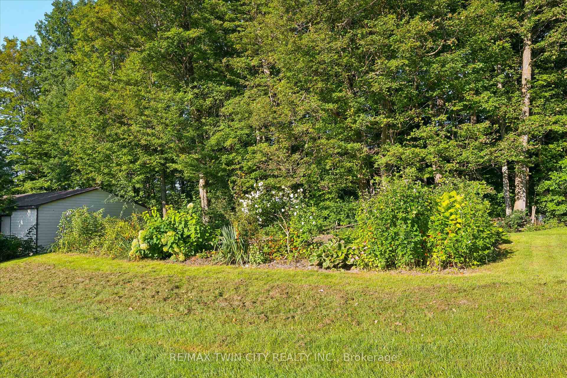 Photo 25 of 2018 Greenwood Hill Road, Wellesley — HOMEH