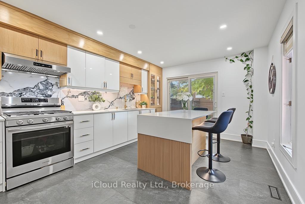Photo 4 of 152 Clover Bloom Road, Brampton, Sandringham-Wellington — HOMEH